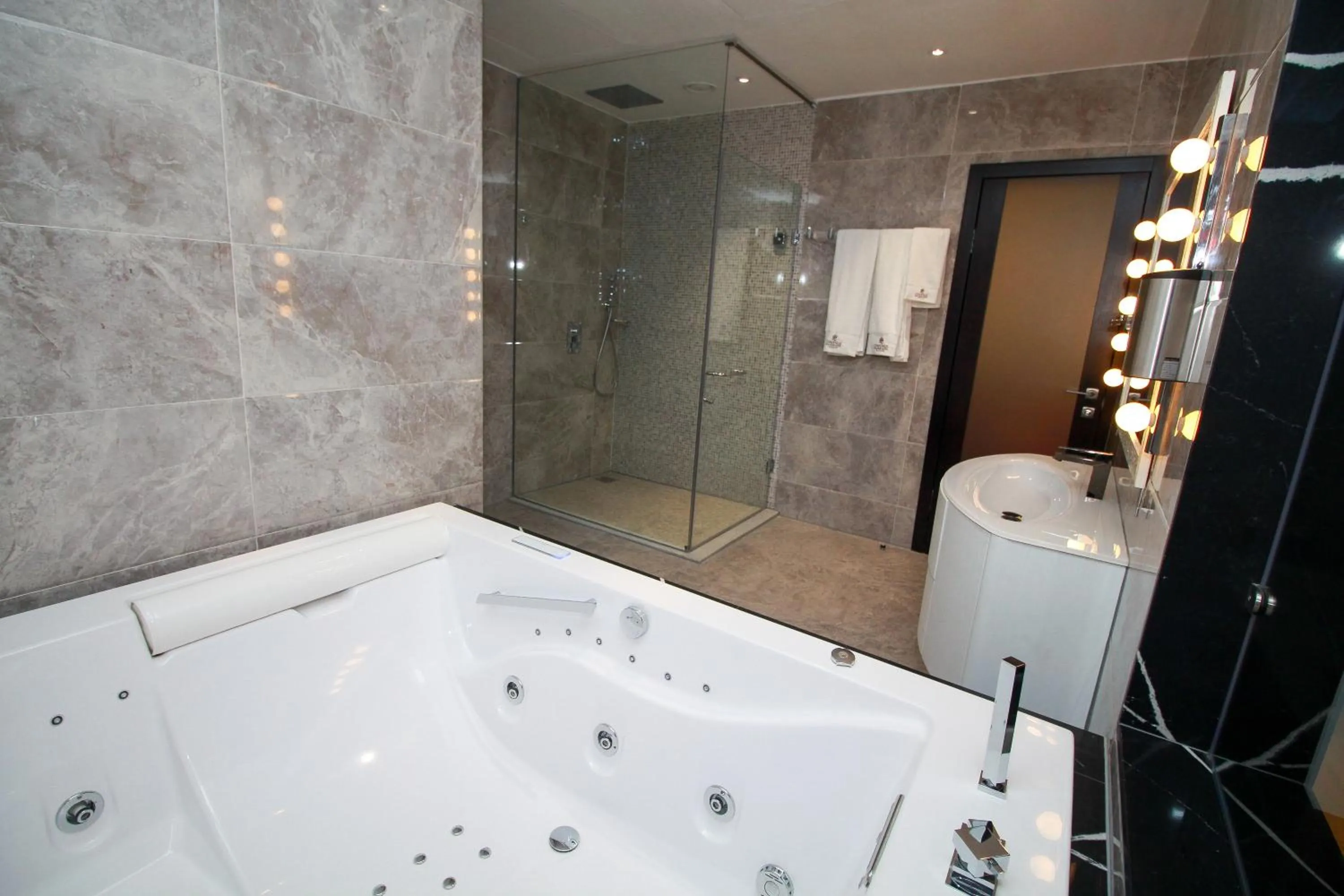 Bathroom in D'avenue Boutique Hotel Accra