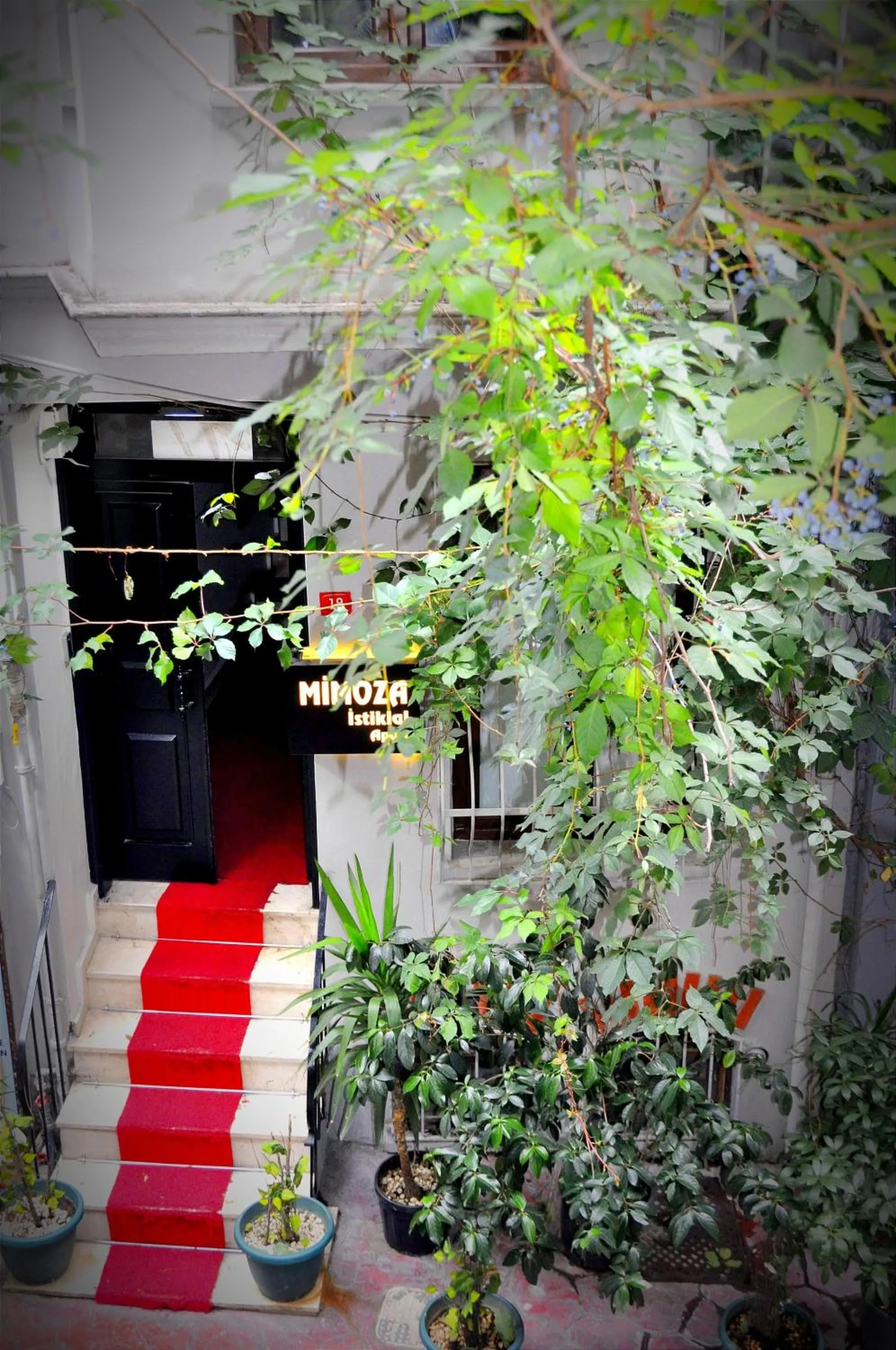 Property building in Mimoza İstiklal Apart Hotel