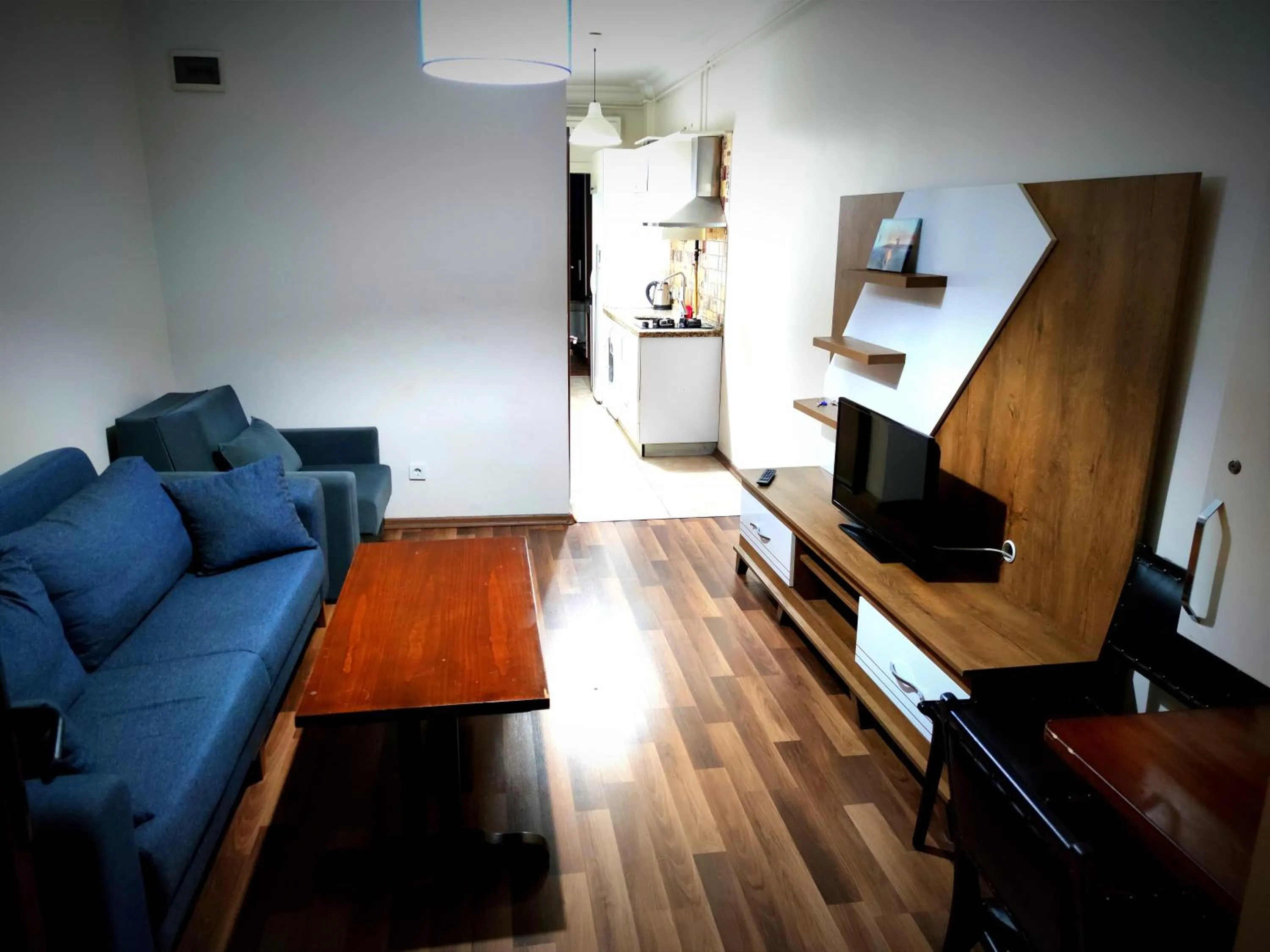 Communal lounge/ TV room in Mimoza İstiklal Apart Hotel