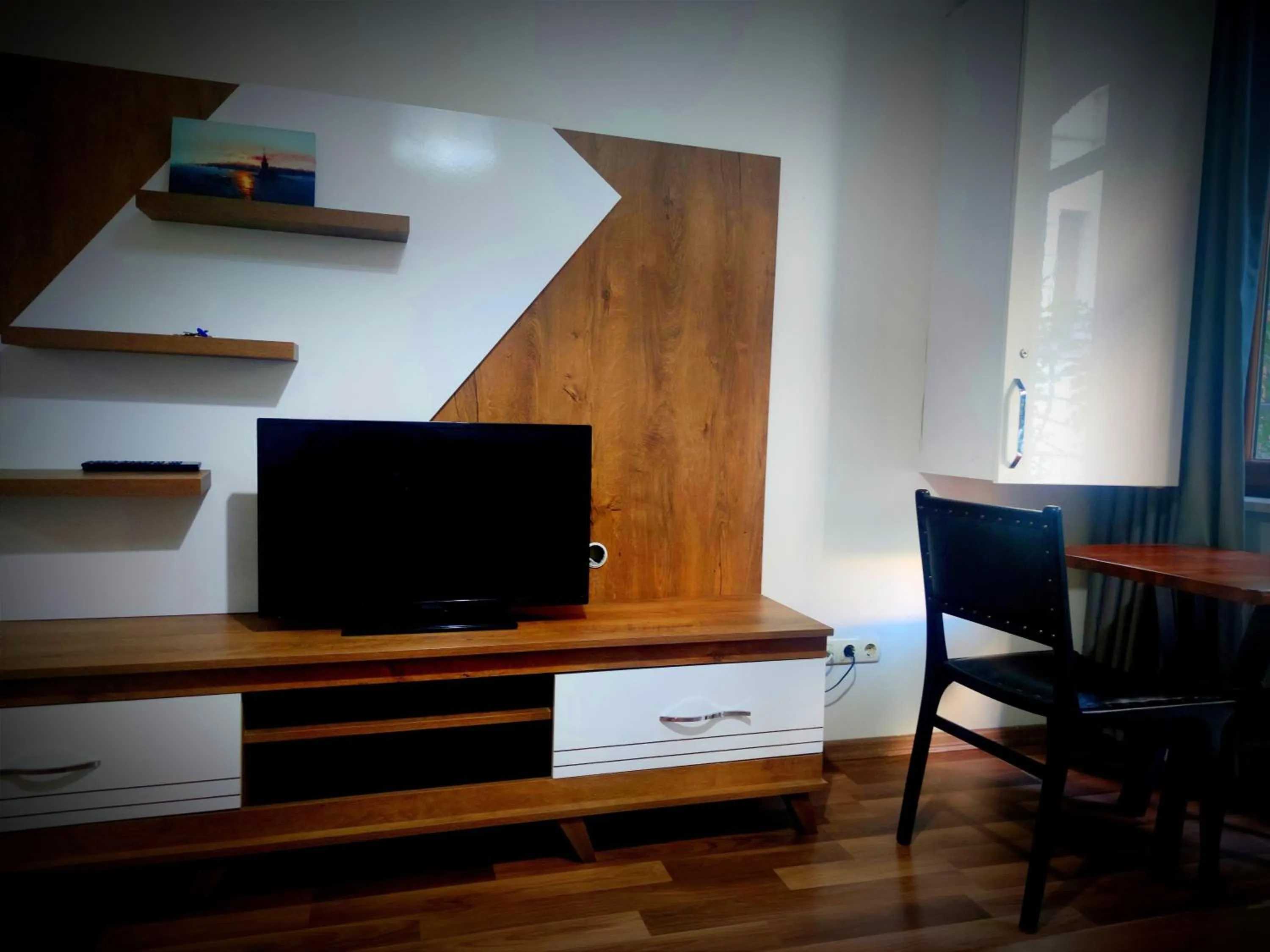 Communal lounge/ TV room in Mimoza İstiklal Apart Hotel