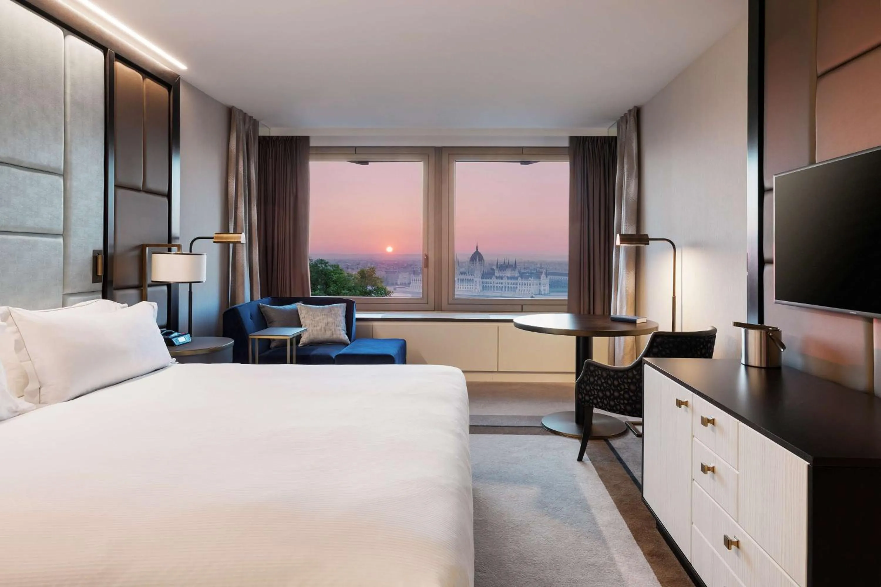 Bedroom, Bed in Hilton Budapest