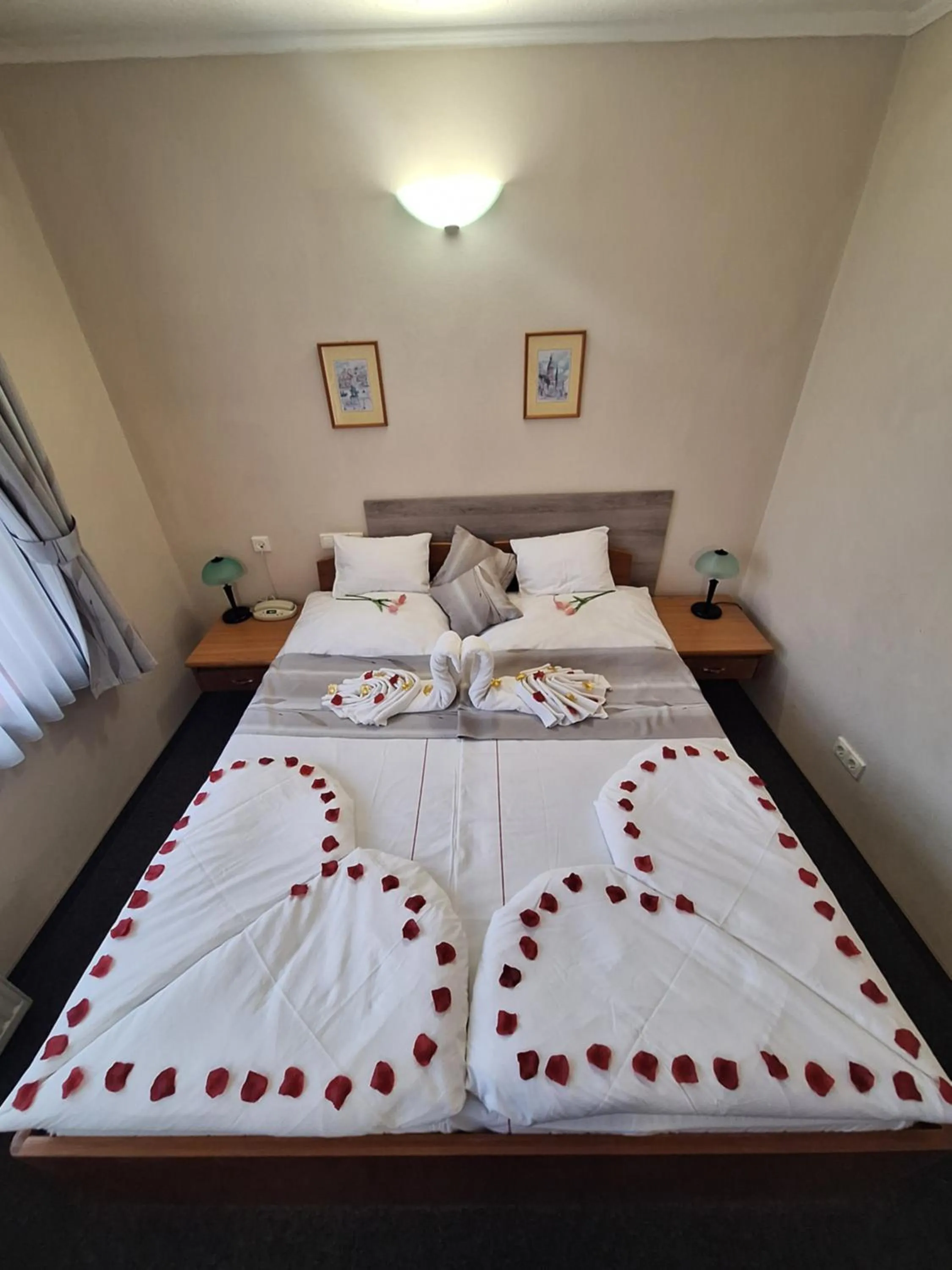 Photo of the whole room, Bed in Hotel Unicornis