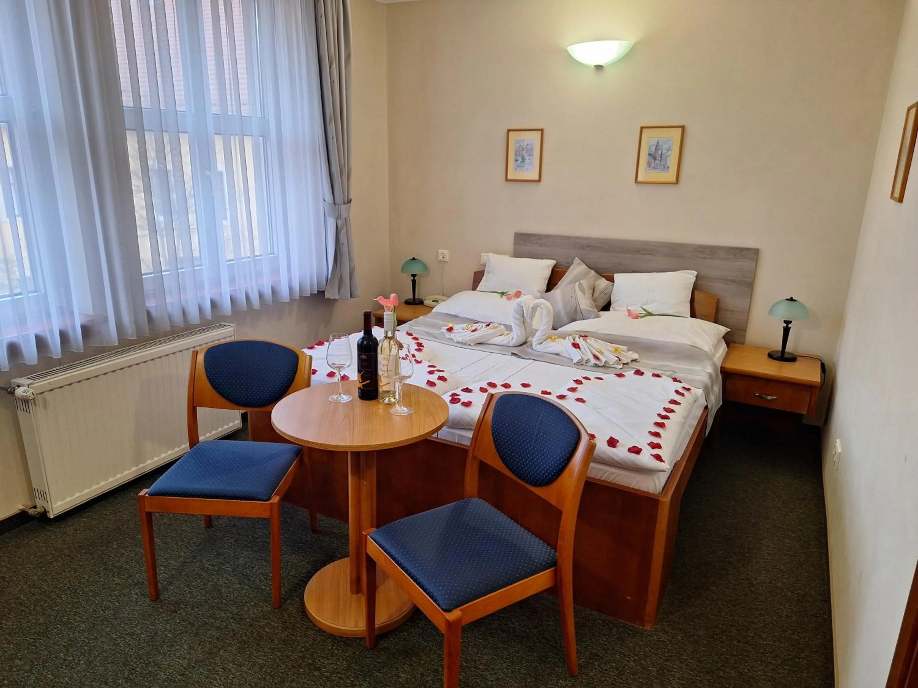 Photo of the whole room, Bed in Hotel Unicornis