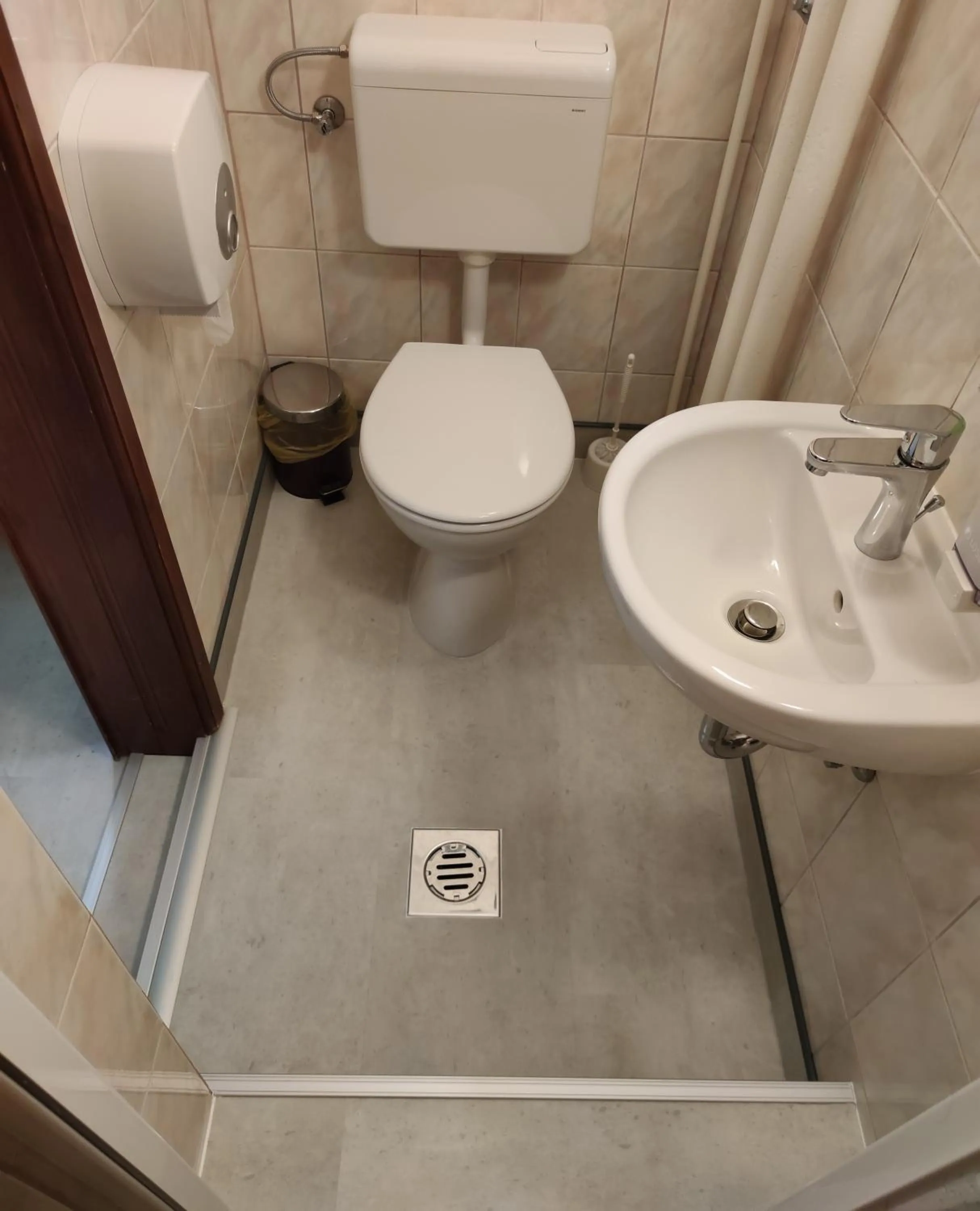 Shower in Hotel Oswaldo