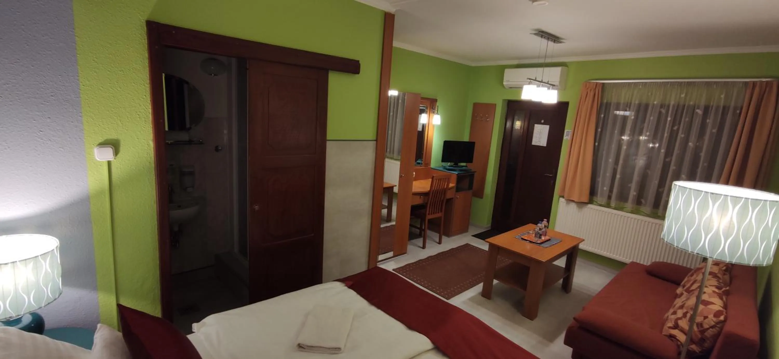 Photo of the whole room in Hotel Oswaldo