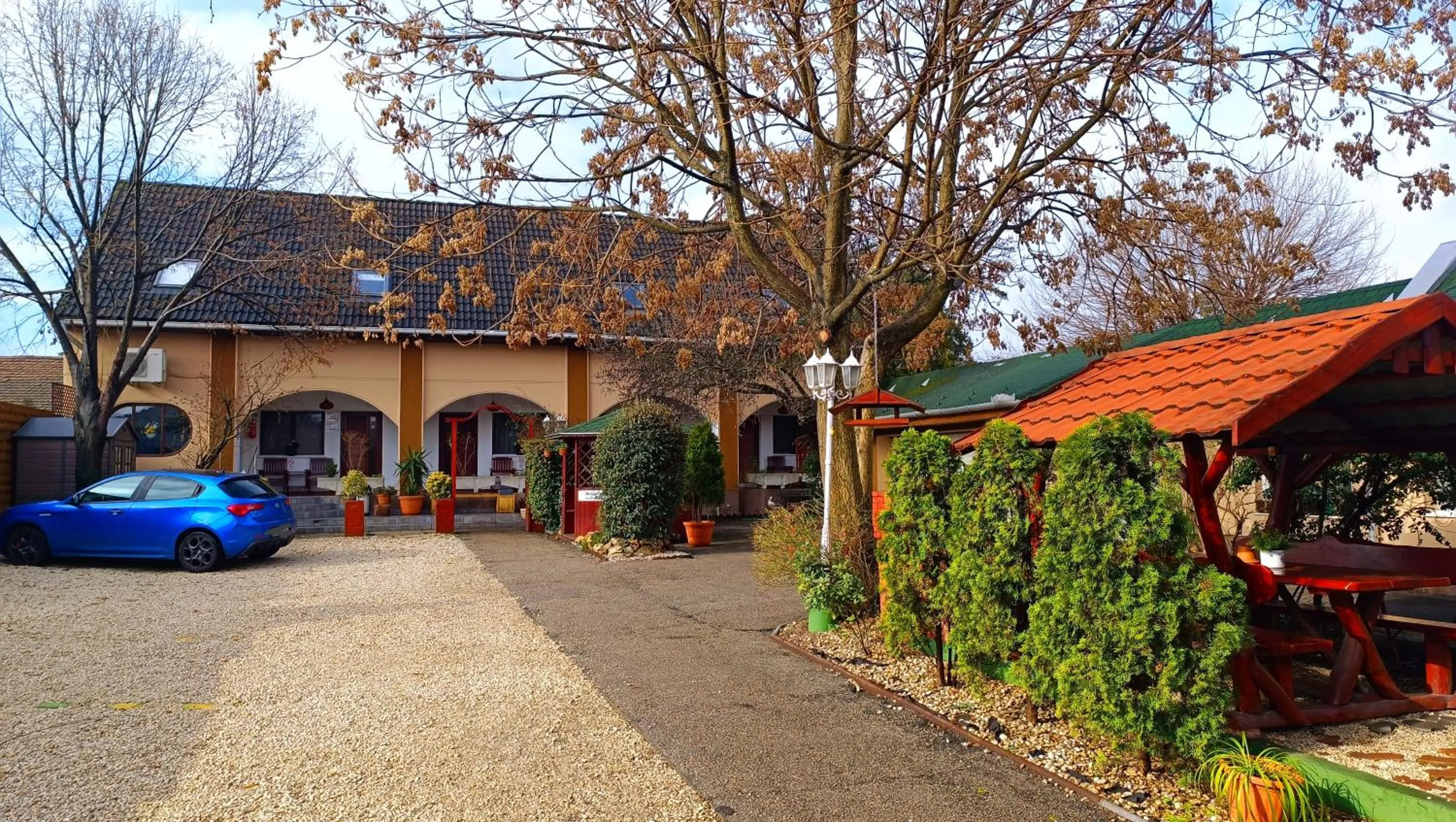 Property building in Hotel Oswaldo