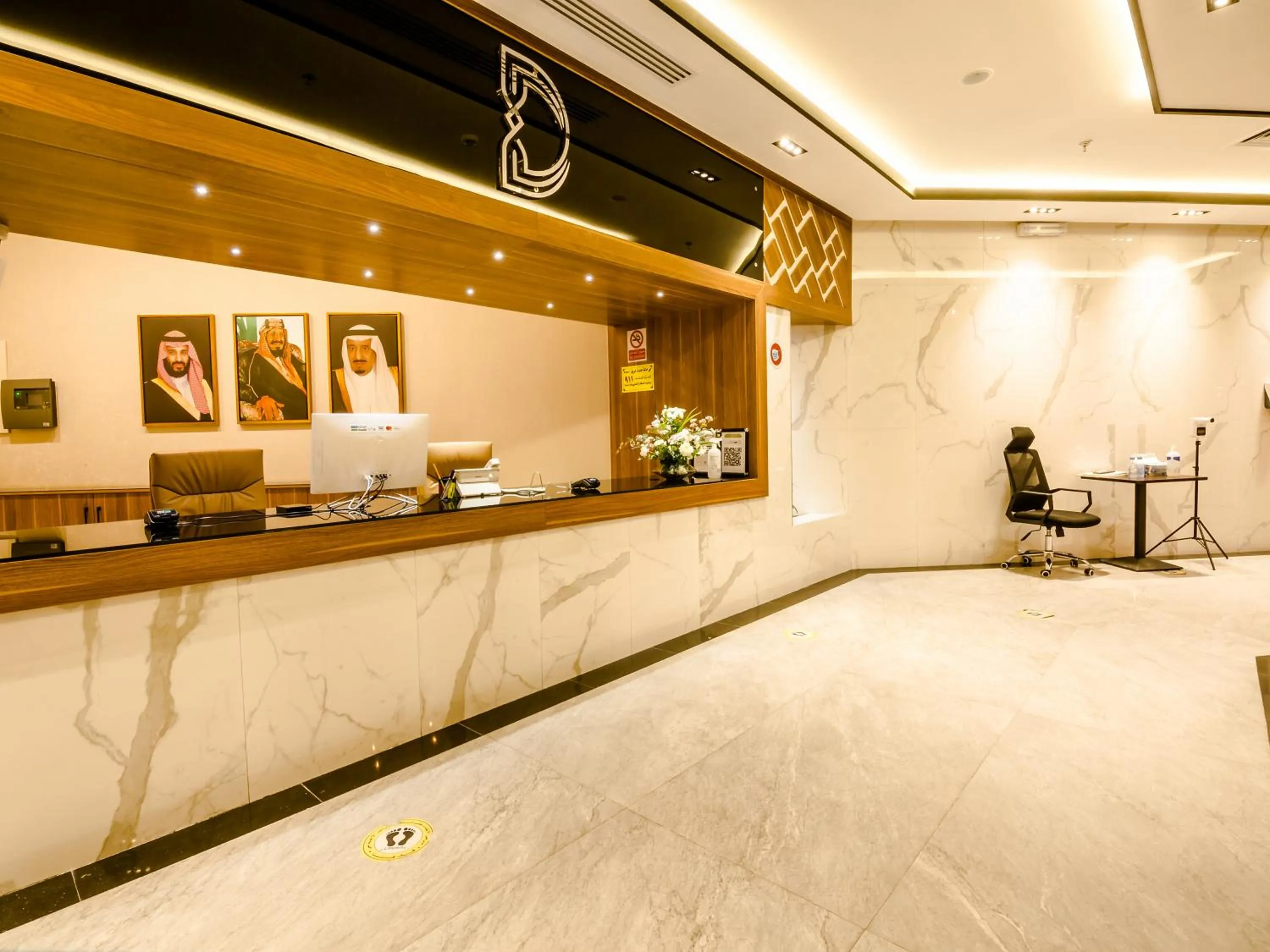 White Diamond Hotel Sari