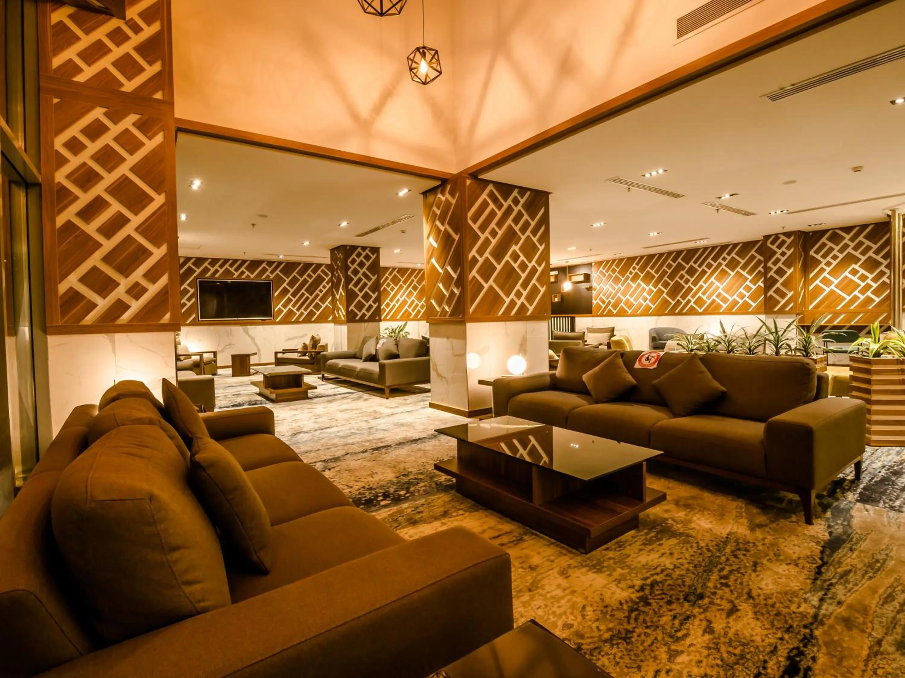 White Diamond Hotel Sari