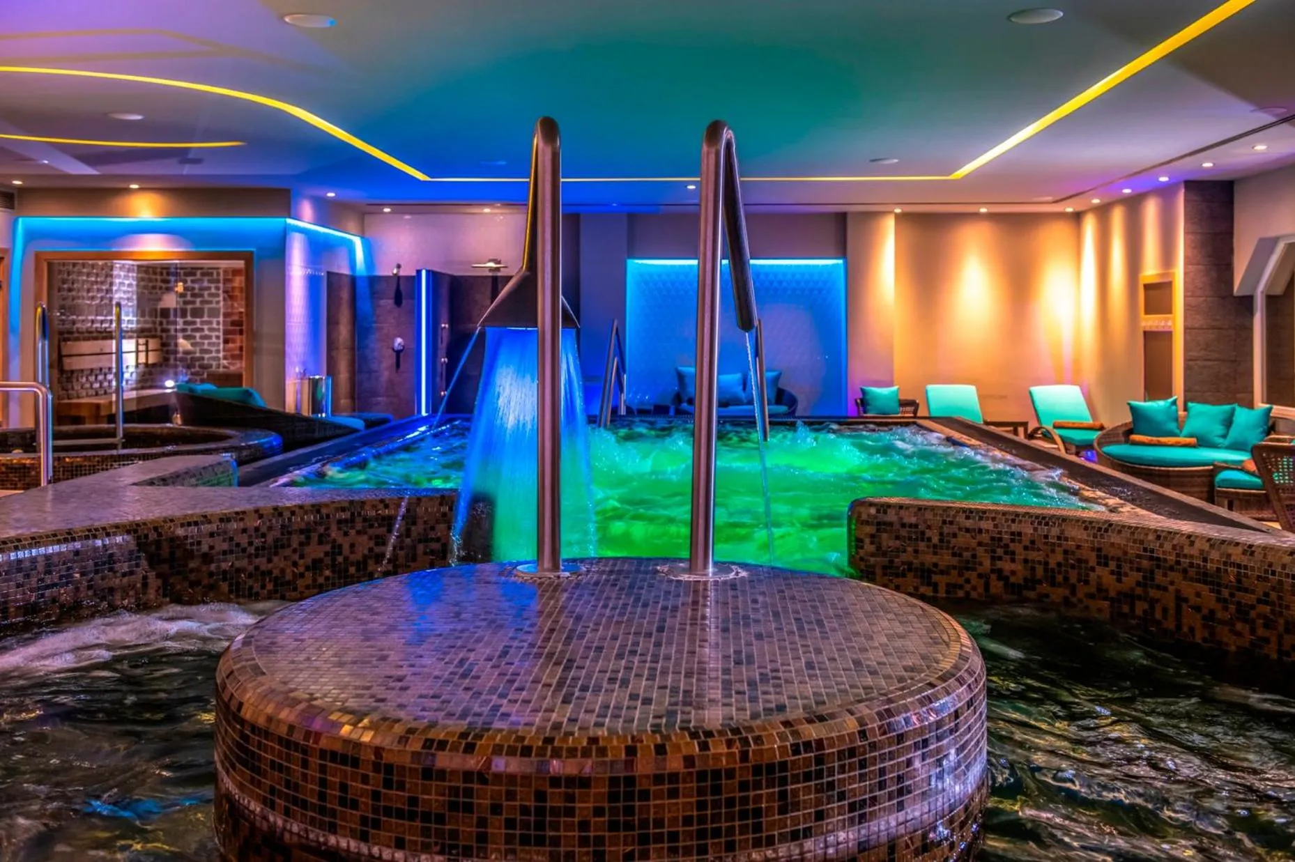 Hot Tub in Hotel Délibáb