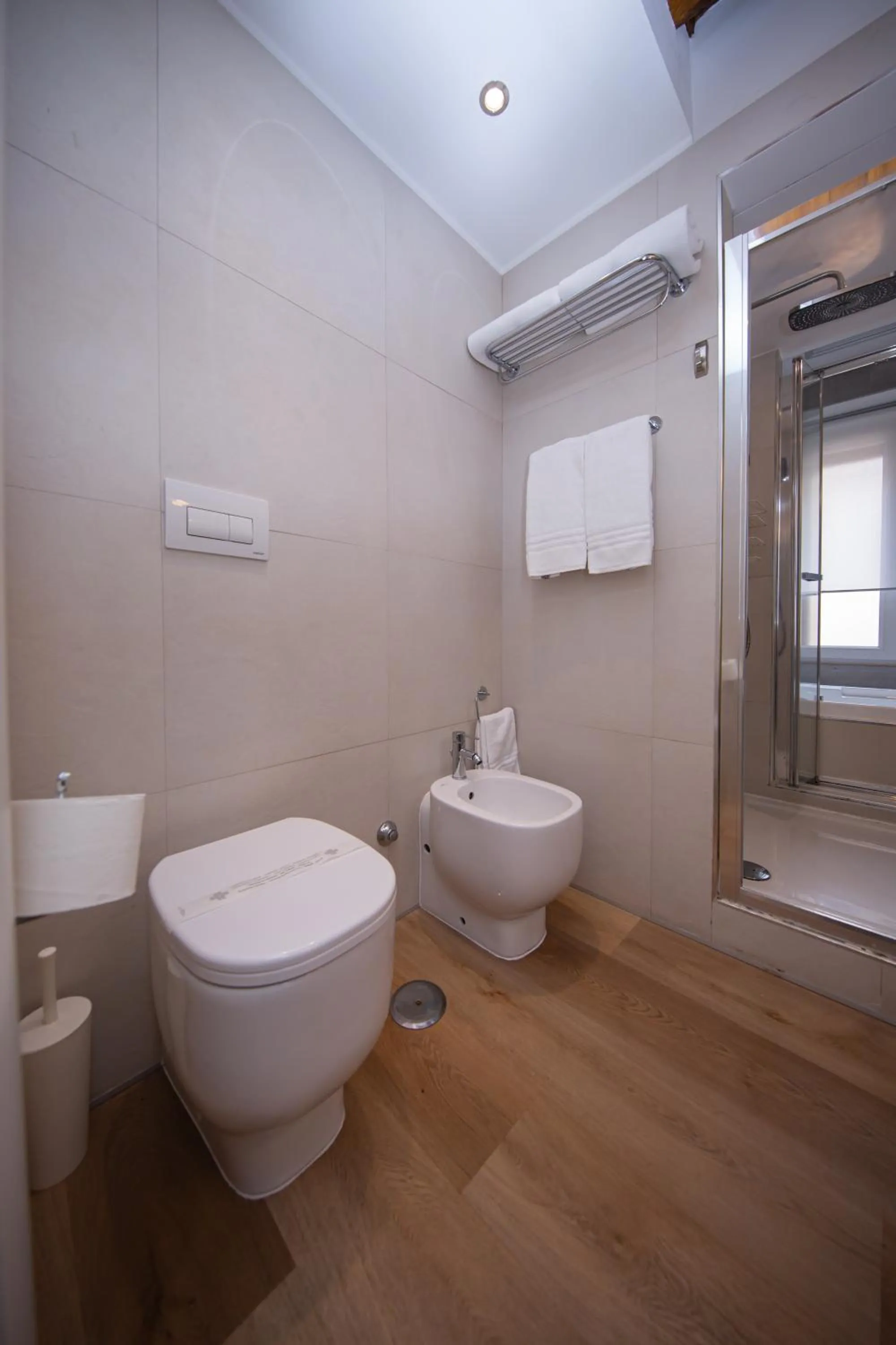 Shower in Corso Suite 107 Rooms Wellness & Spa