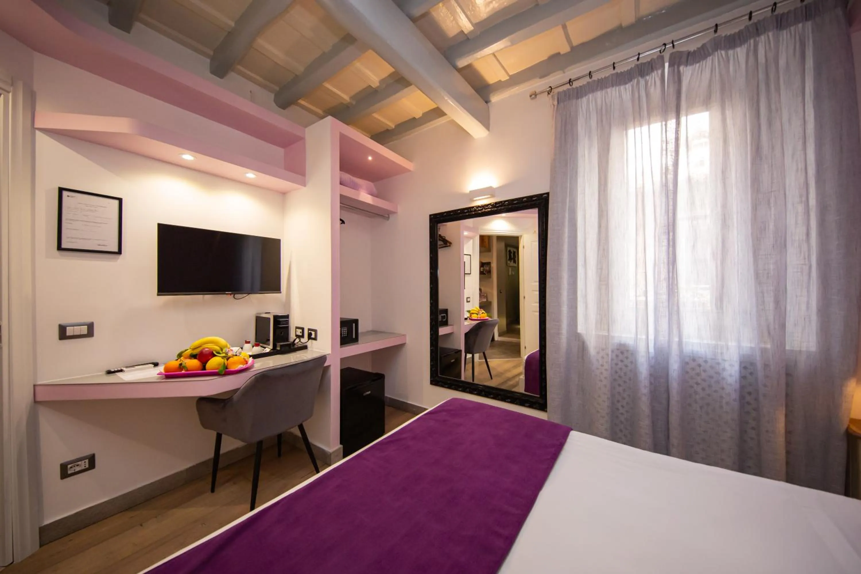 Bed in Corso Suite 107 Rooms Wellness & Spa