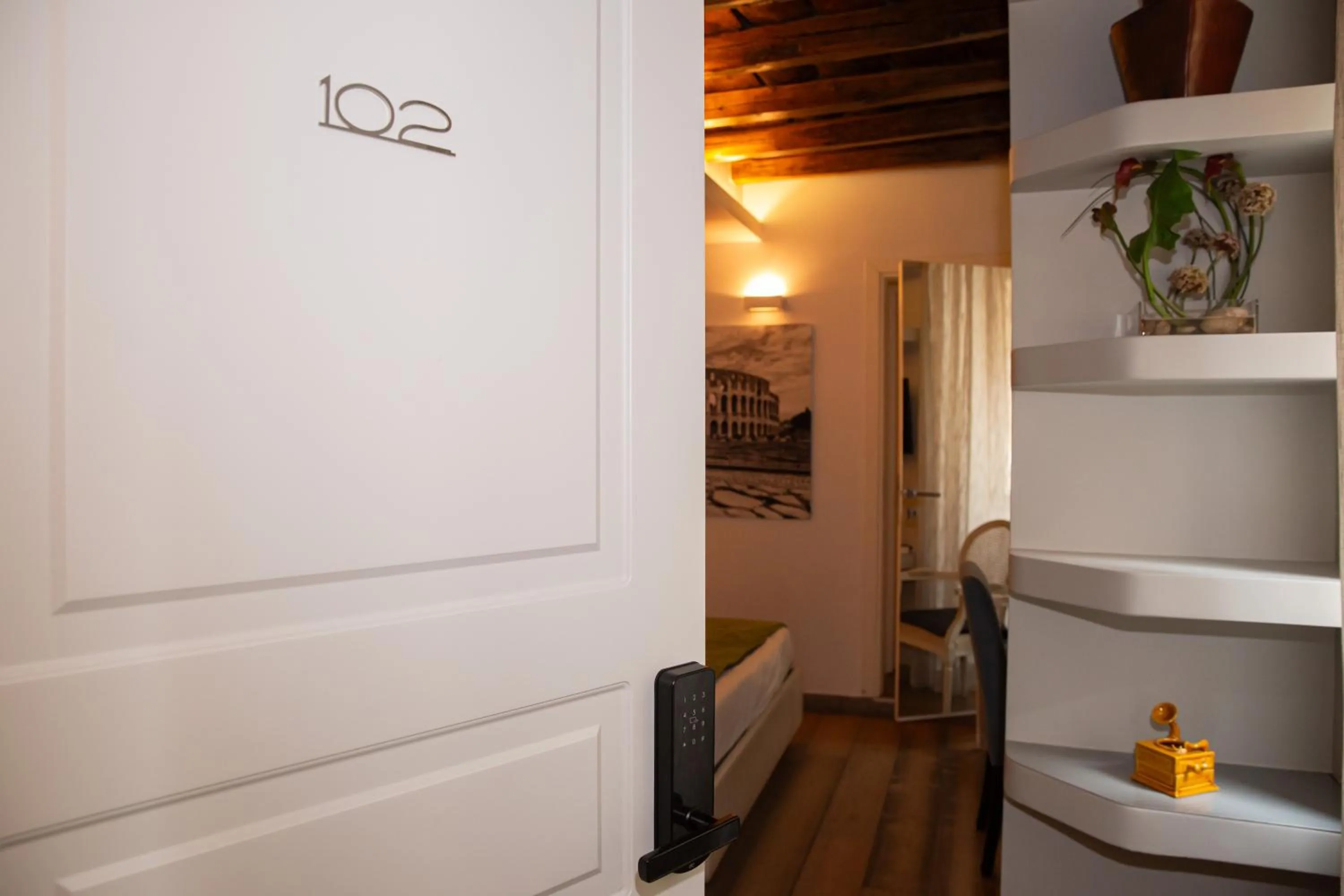 wardrobe in Corso Suite 107 Rooms Wellness & Spa