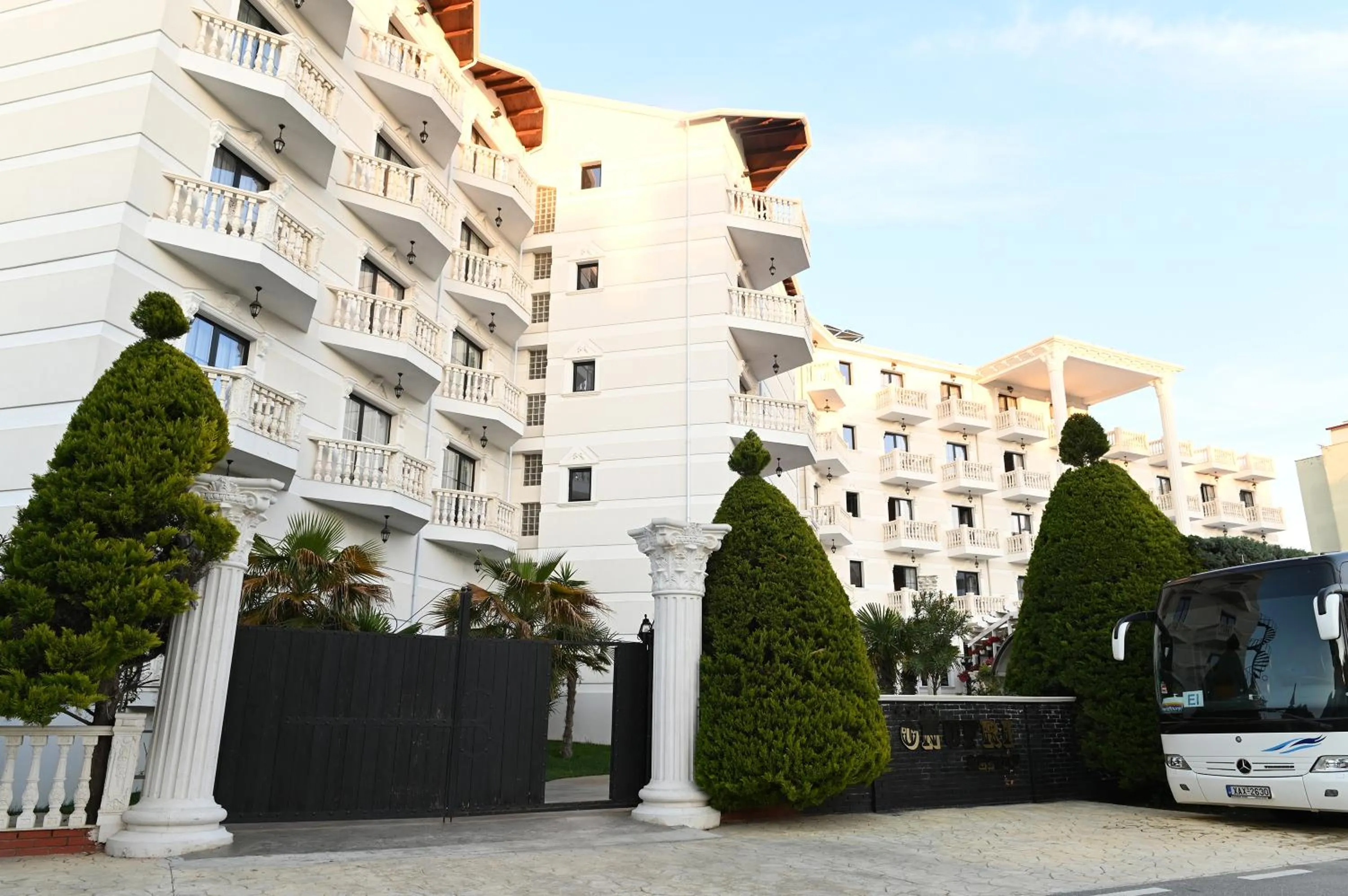 Facade/entrance in Hotel Onufri