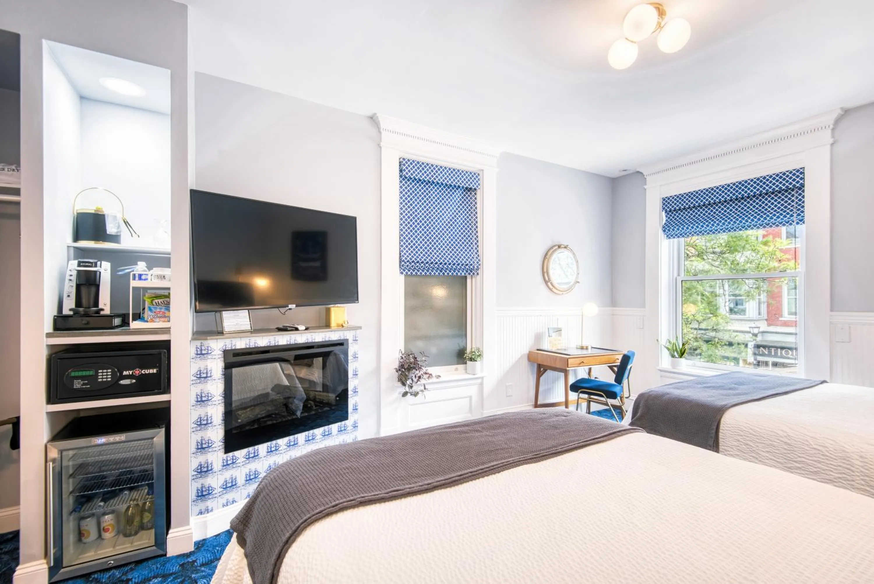 TV and multimedia, Bed in The Hudson Whaler