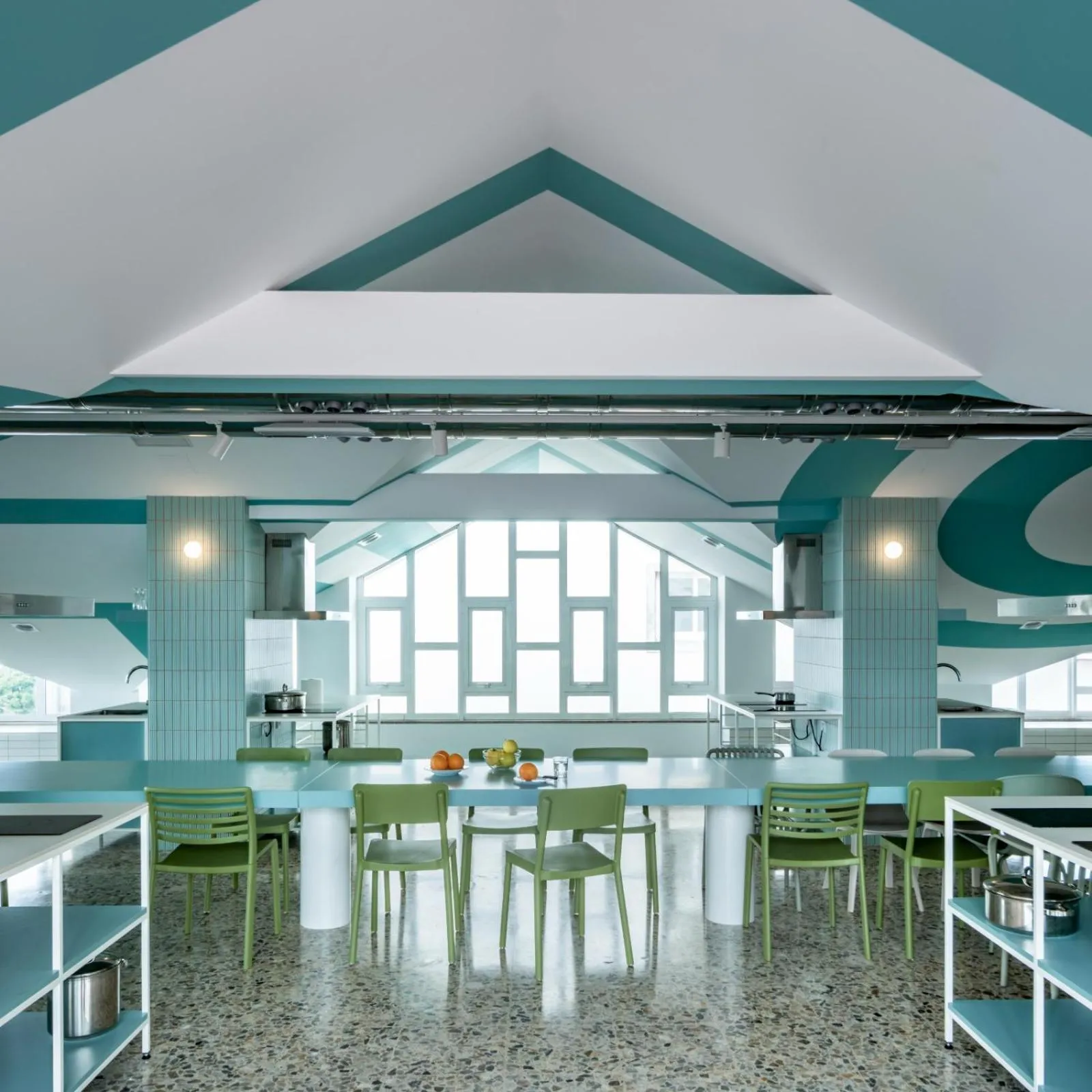 Kitchen or kitchenette in Loop INN Hostel Santiago de Compostela