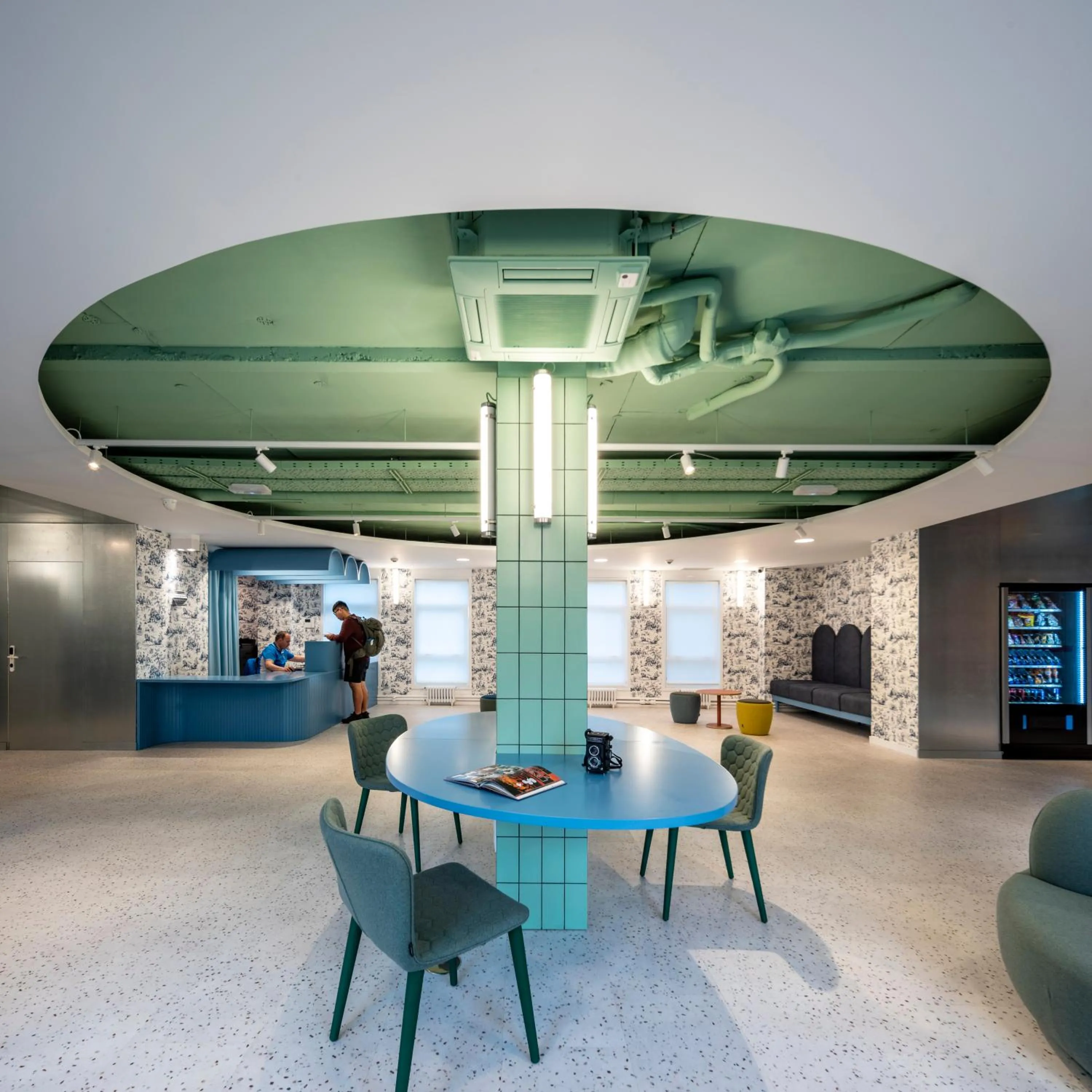 Lobby or reception in Loop INN Hostel Santiago de Compostela