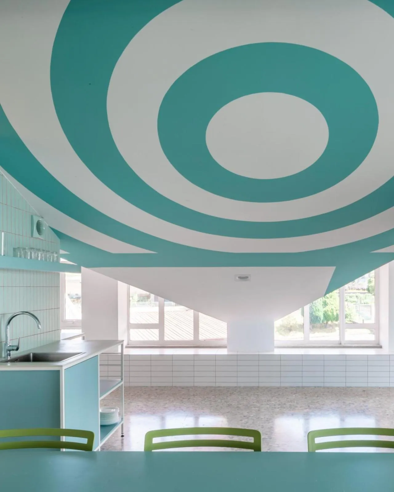 Kitchen or kitchenette in Loop INN Hostel Santiago de Compostela