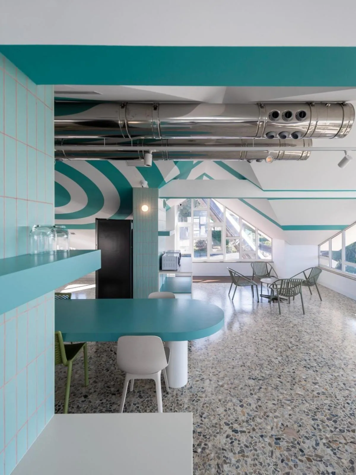 Kitchen or kitchenette in Loop INN Hostel Santiago de Compostela