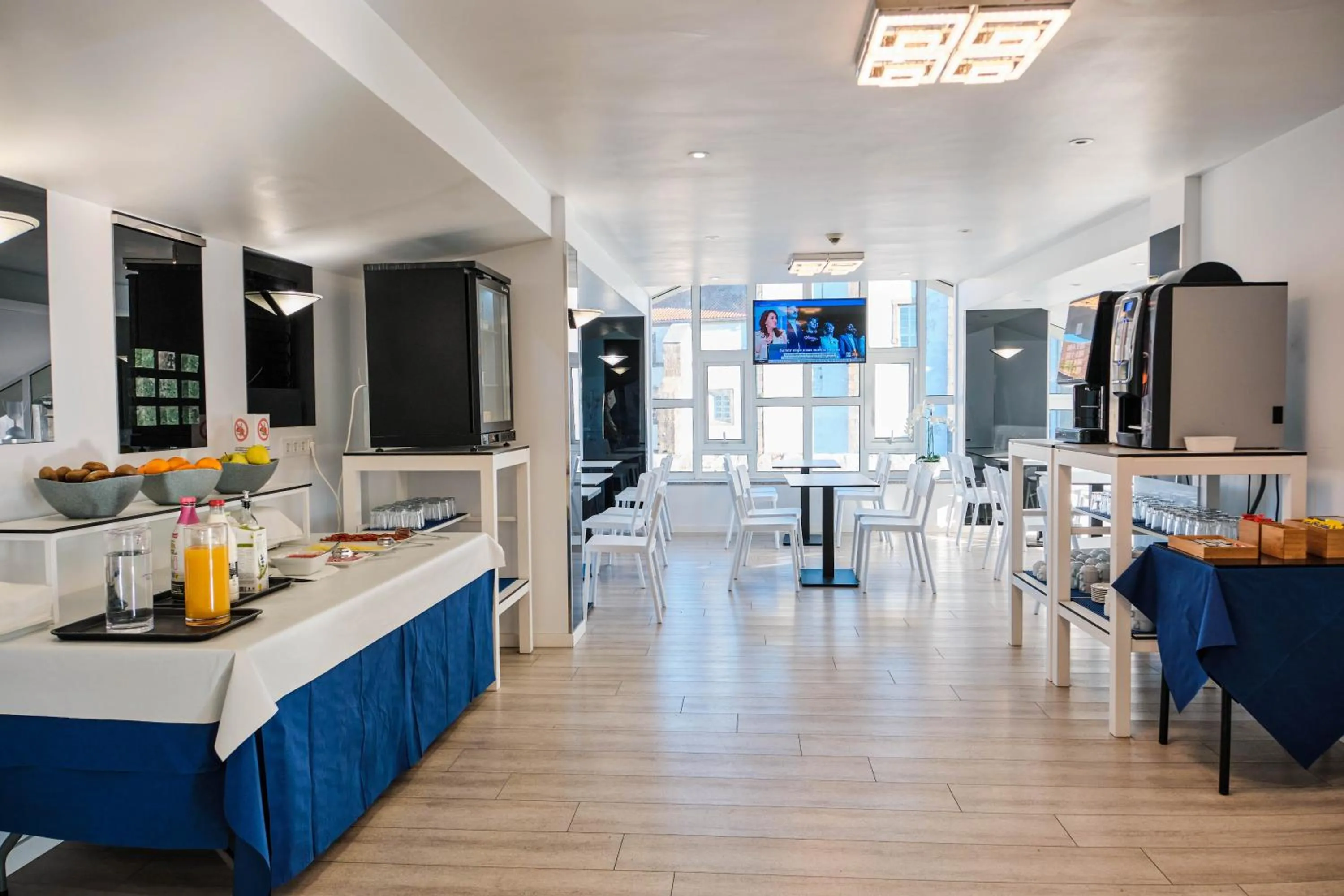 Breakfast in Loop INN Hostel Santiago de Compostela