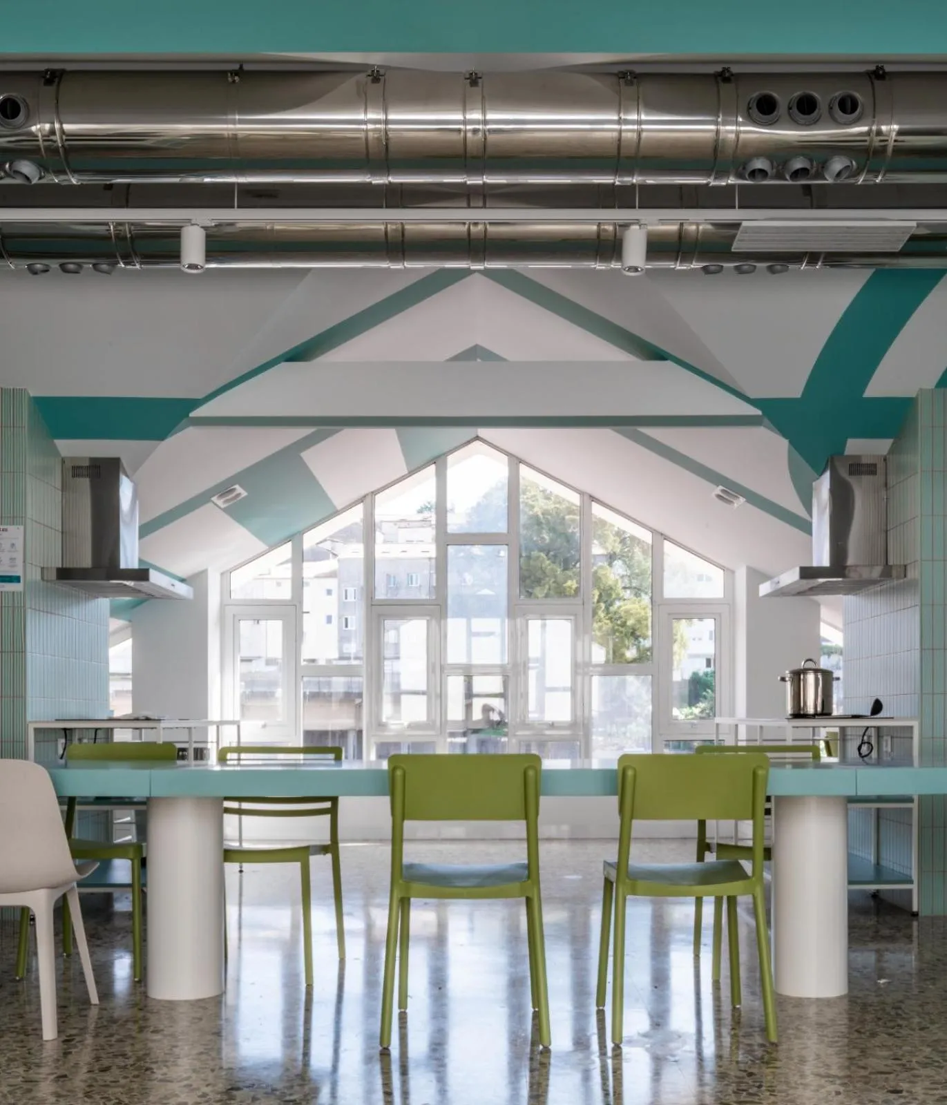 Kitchen or kitchenette in Loop INN Hostel Santiago de Compostela