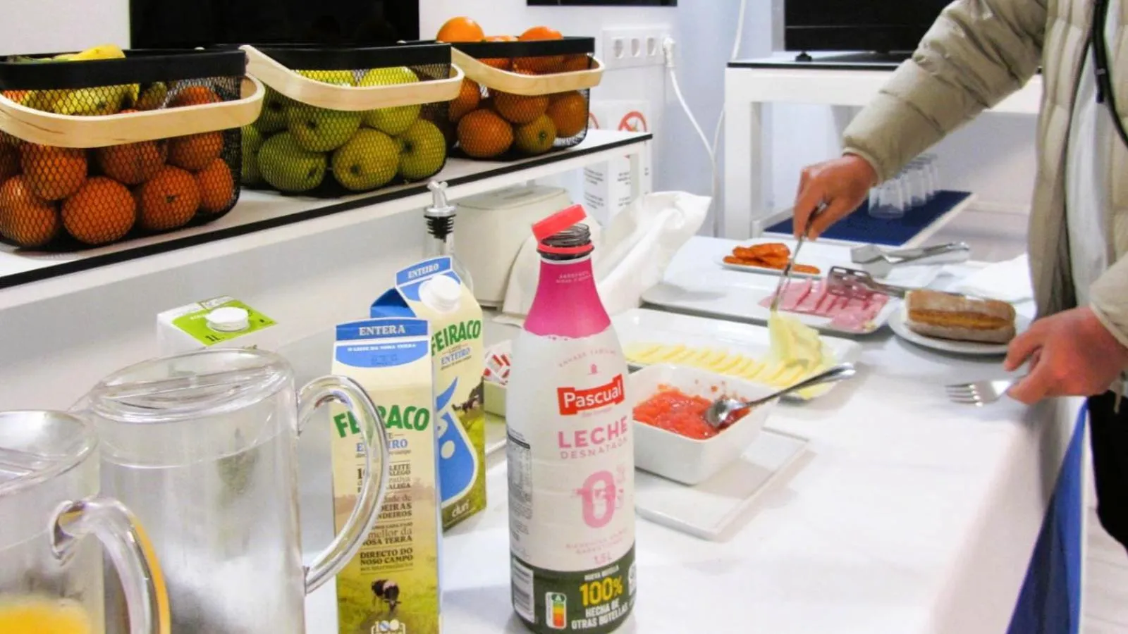 Breakfast in Loop INN Hostel Santiago de Compostela