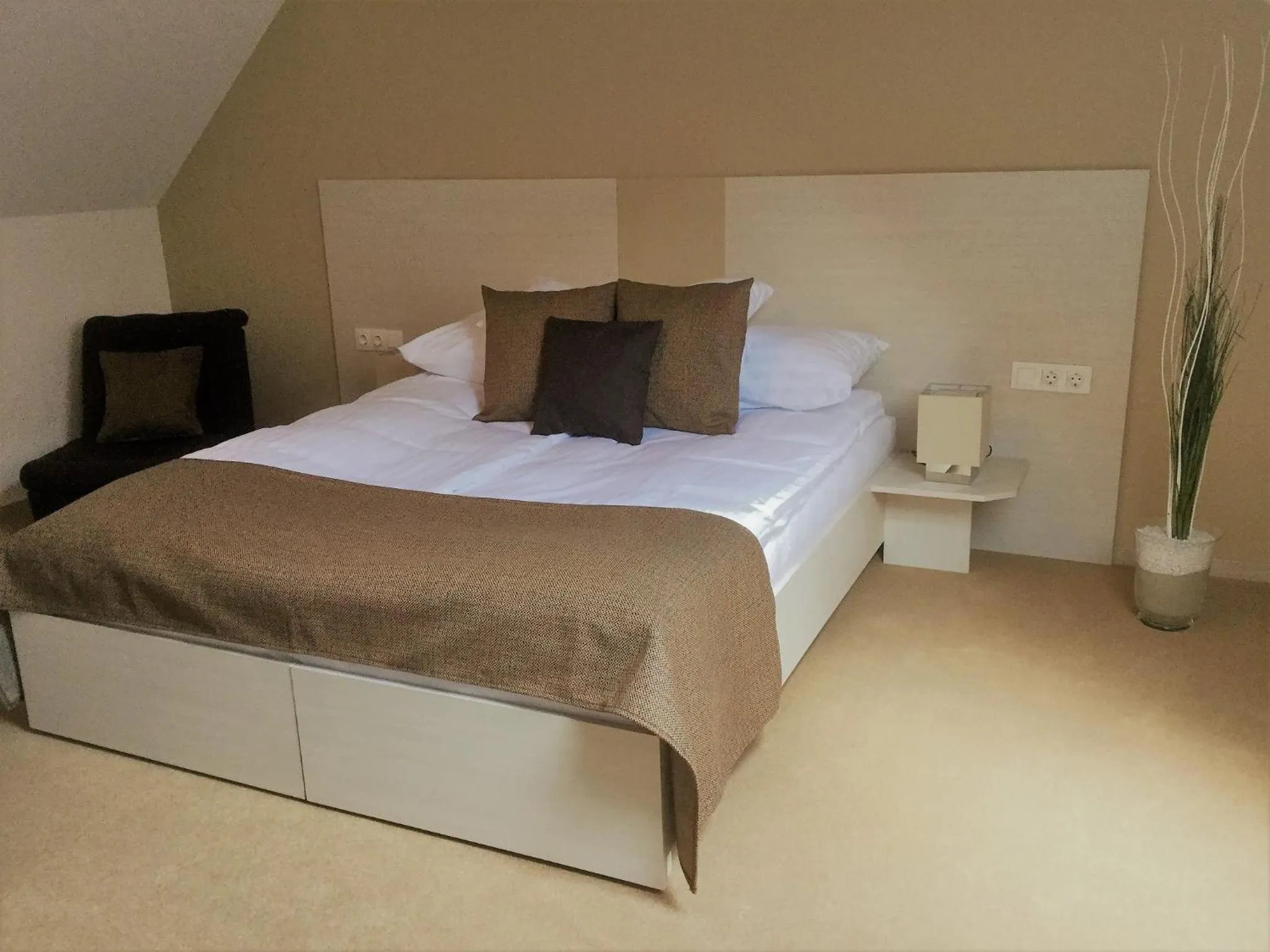 Bedroom, Bed in Hotel Astoria