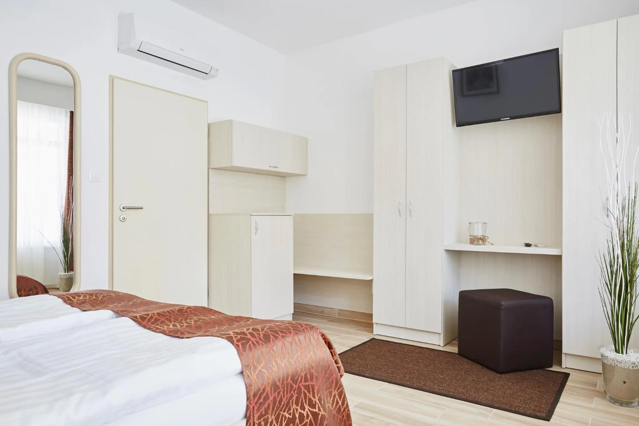 Bed in Hotel Astoria