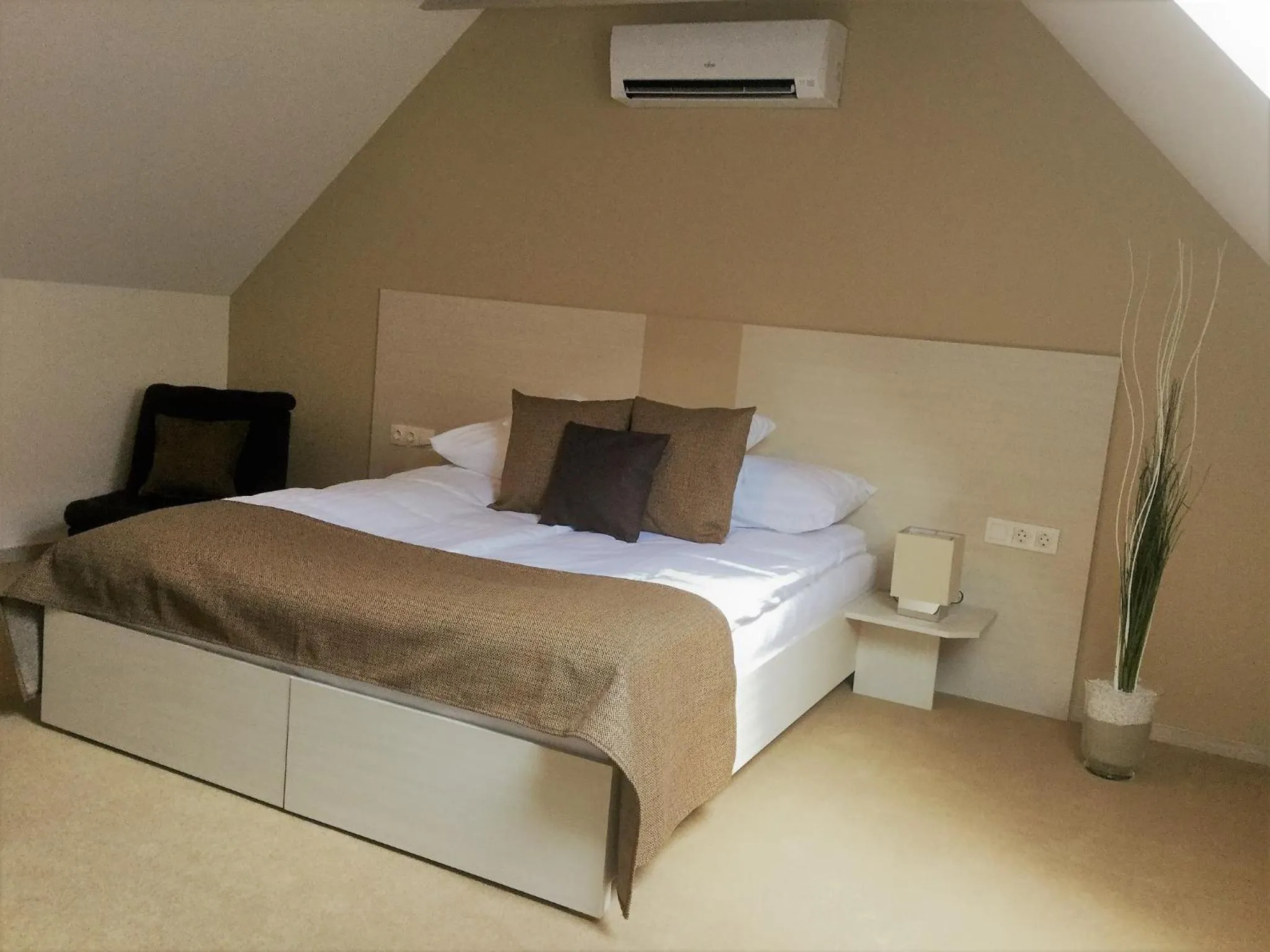 Bedroom, Bed in Hotel Astoria