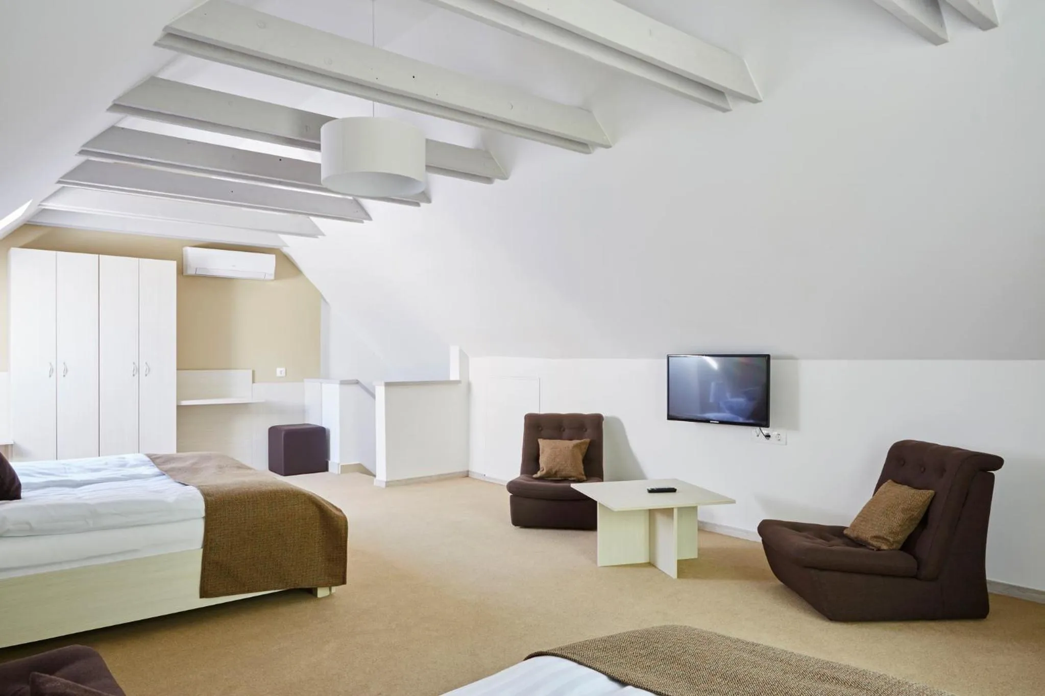 Bed in Hotel Astoria