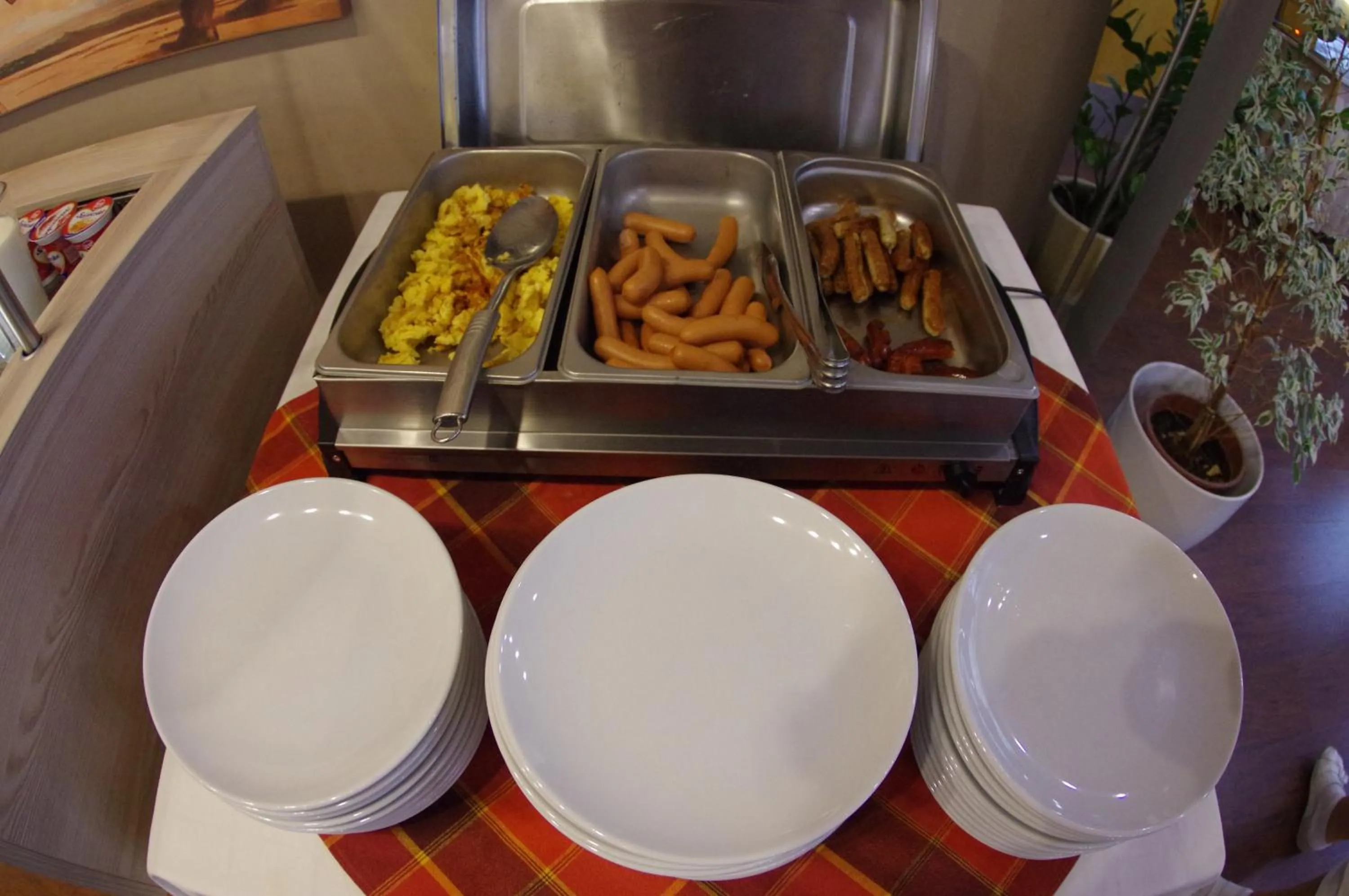 Buffet breakfast in Hotel Vadászkürt Superior