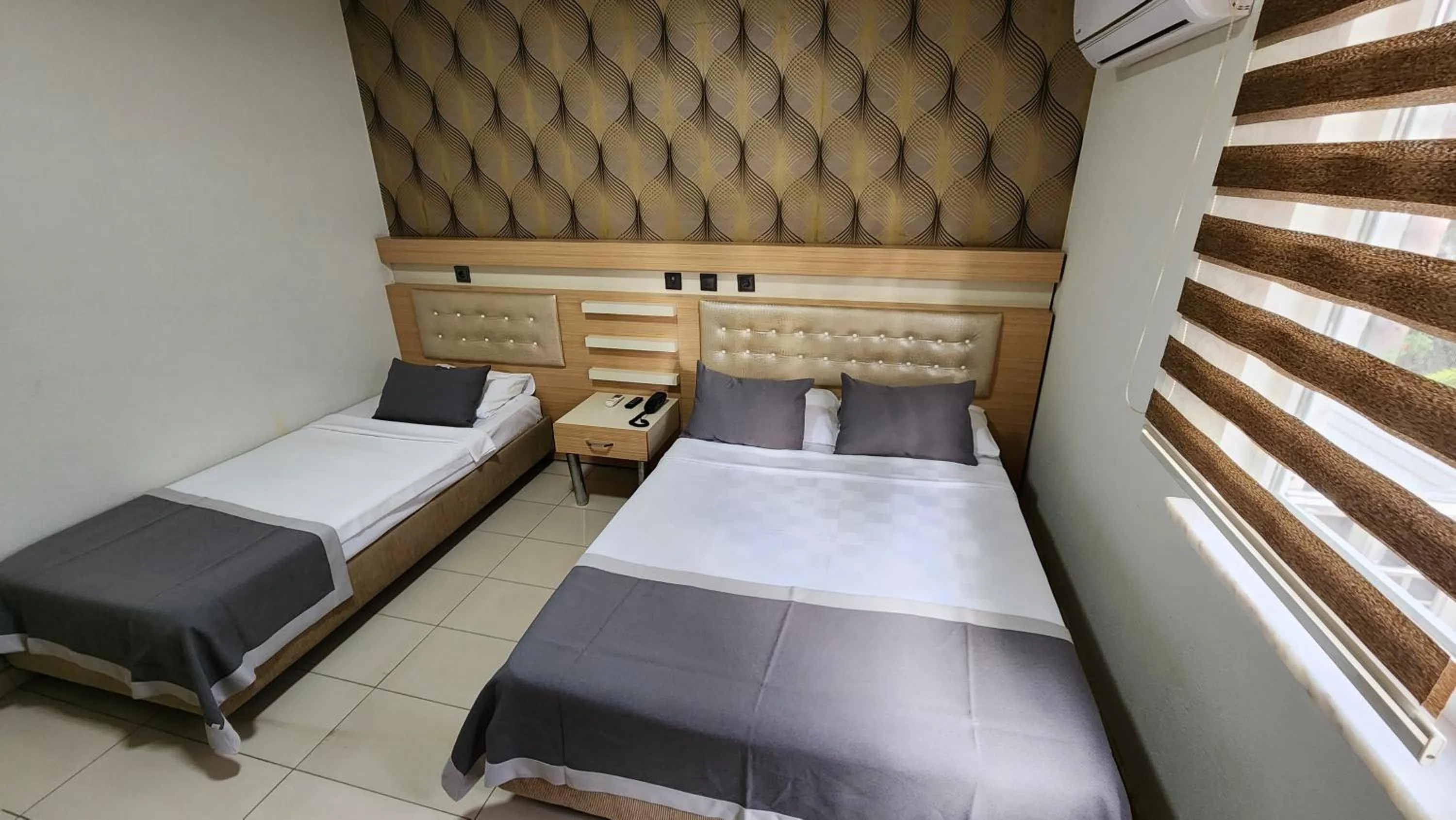 Photo of the whole room, Bed in ANTALYA Konyaaltı Gündüz Otel