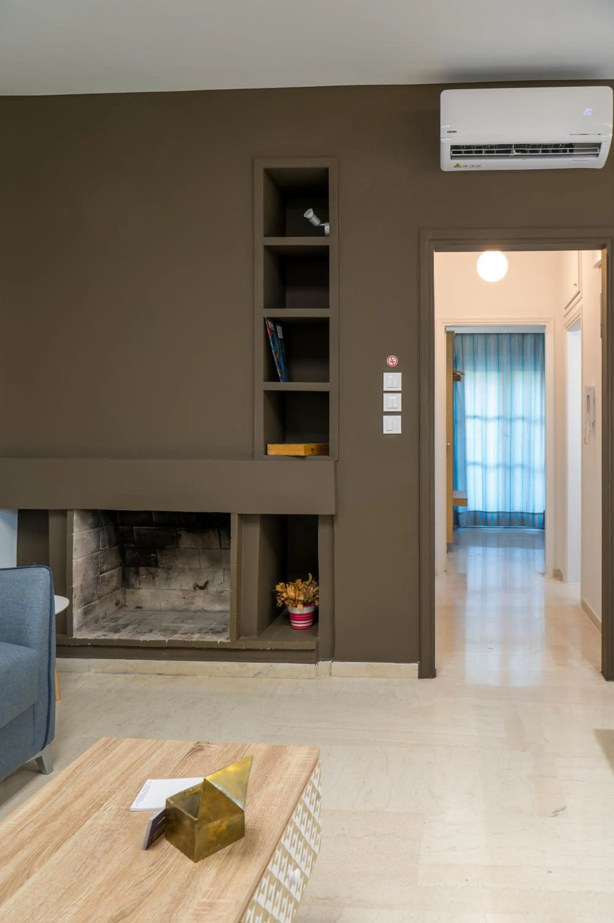 Library in CHROMA Lodge Rafina