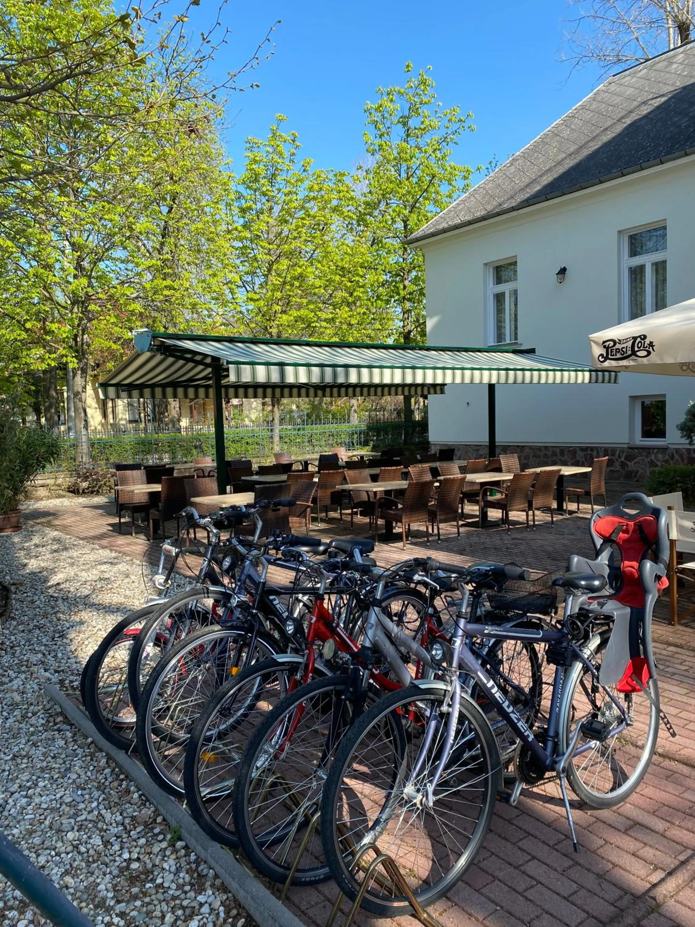 Property building in Főnix Hotel