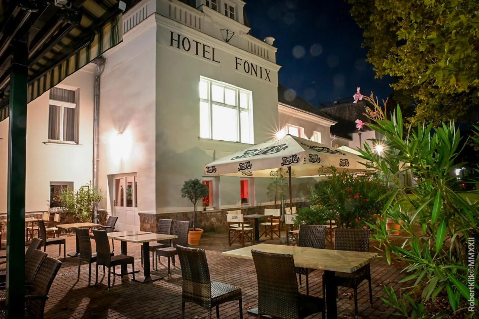 Property building in Főnix Hotel