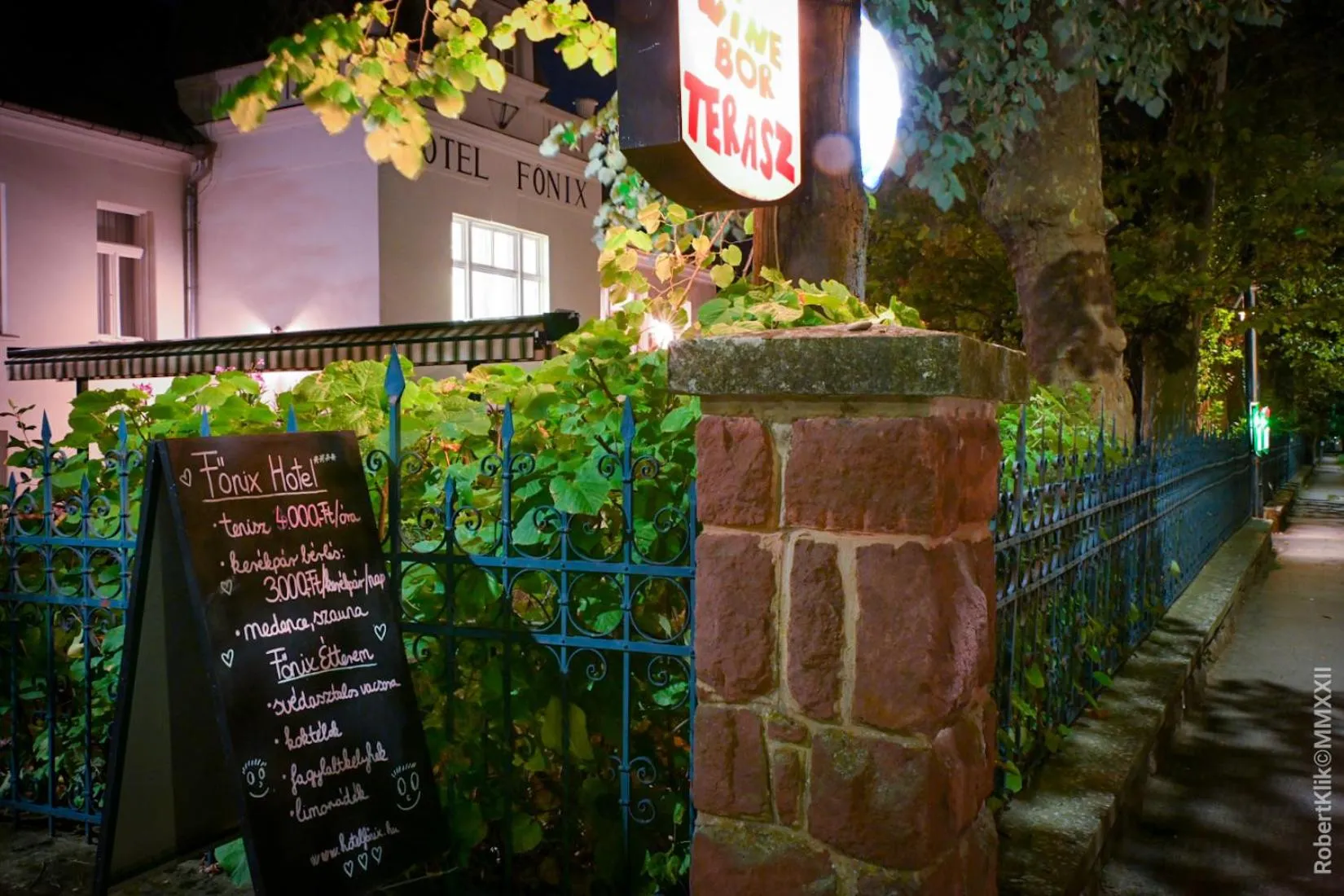 Property building in Főnix Hotel