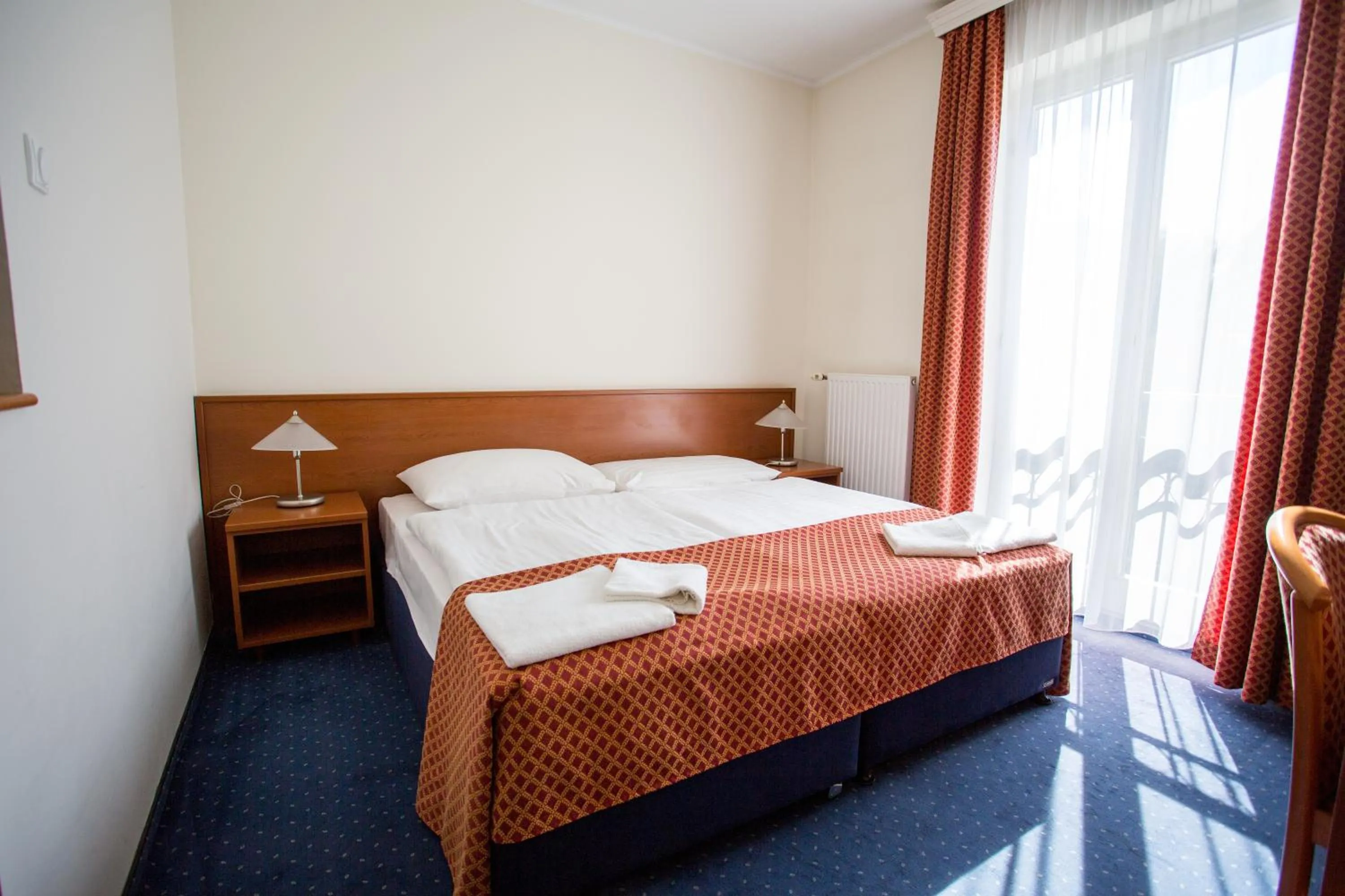 Photo of the whole room in Főnix Hotel