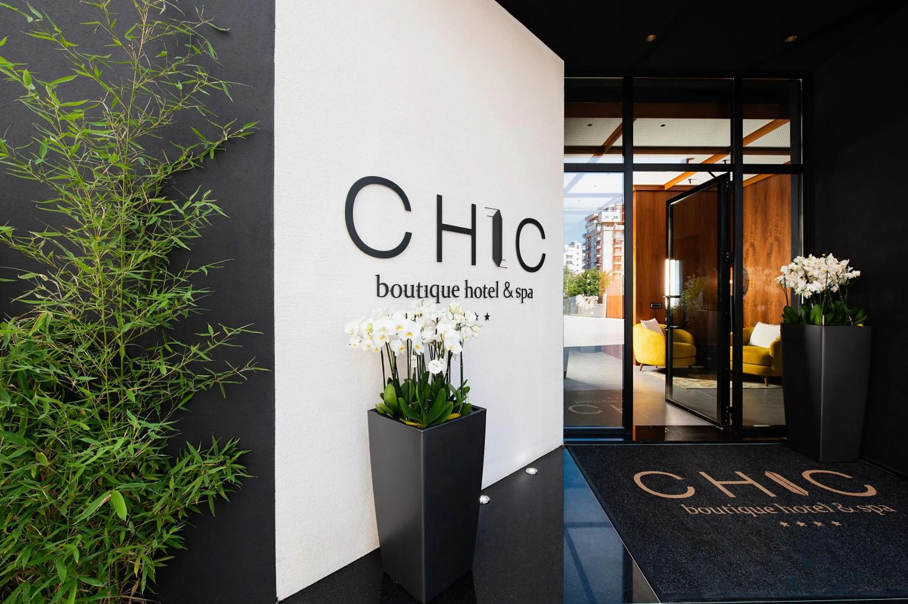 Day in Chic Boutique Hotel Vlore
