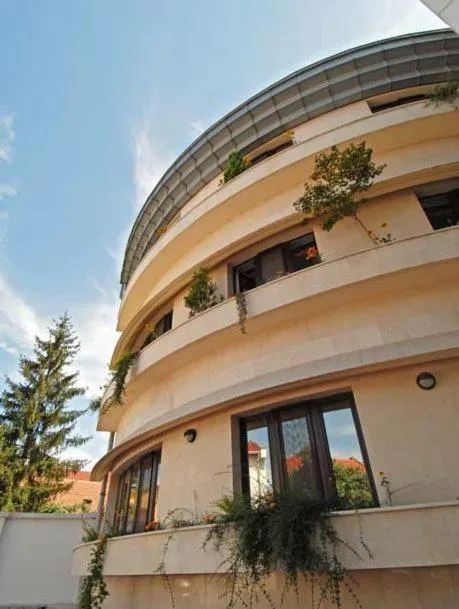 Facade/entrance in Hozam Wellness és Apartman