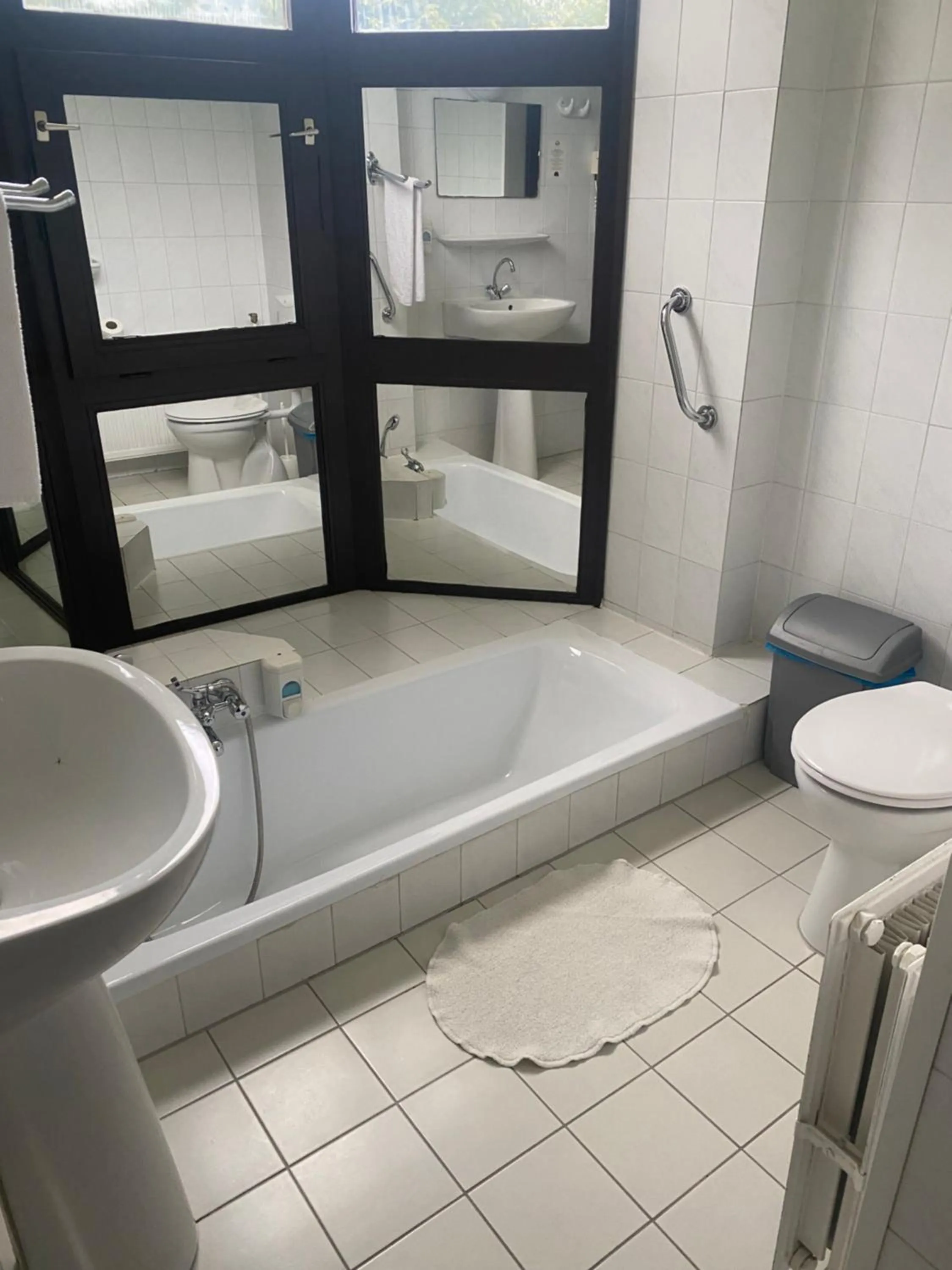 Bathroom in Hotel Molnár