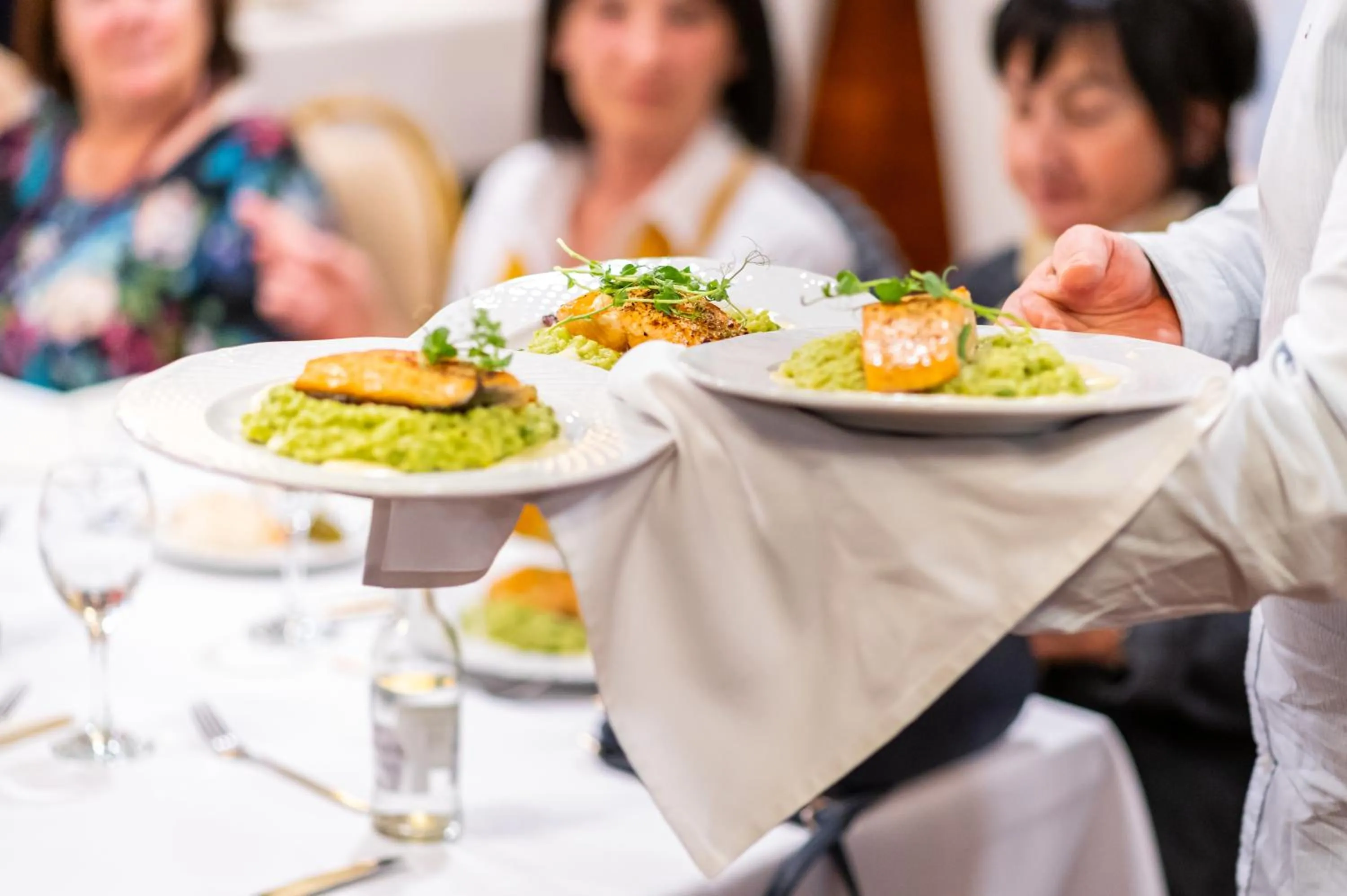 Restaurant/places to eat in Hotel Famulus