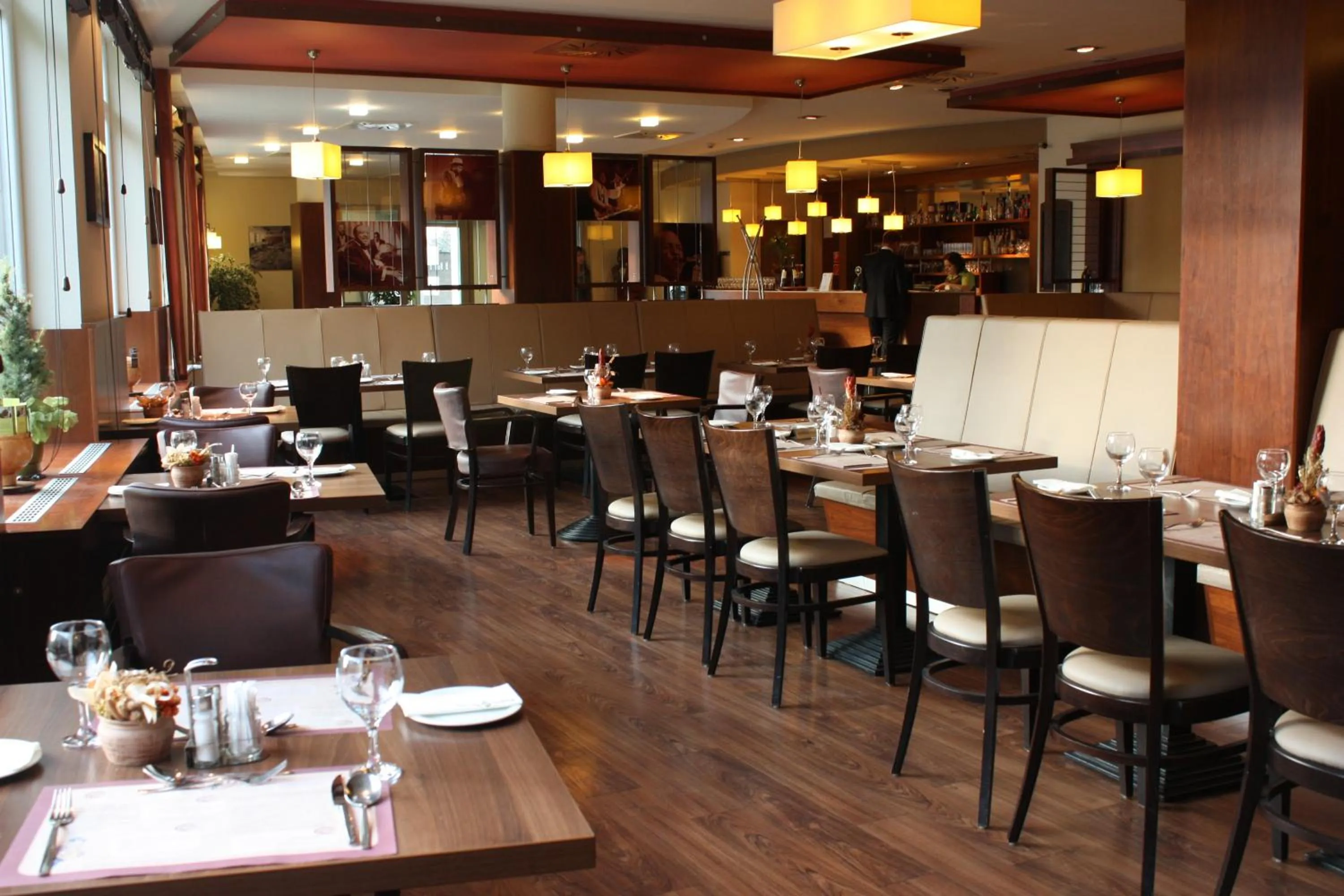 Restaurant/places to eat in Hotel Famulus