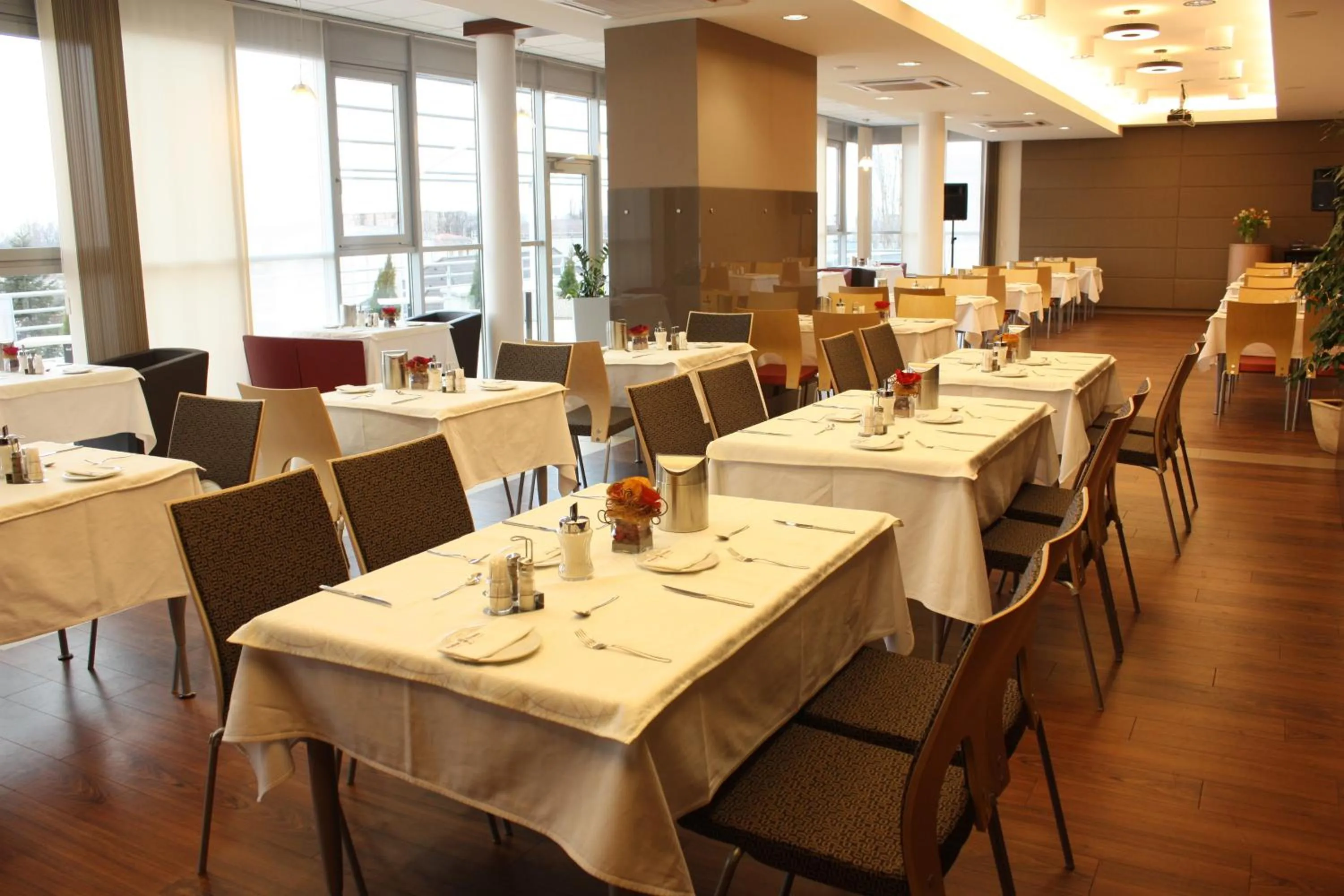 Restaurant/places to eat in Hotel Famulus