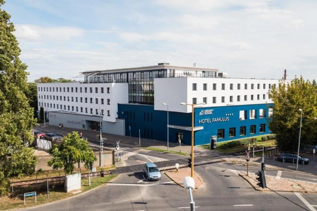 Property building in Hotel Famulus