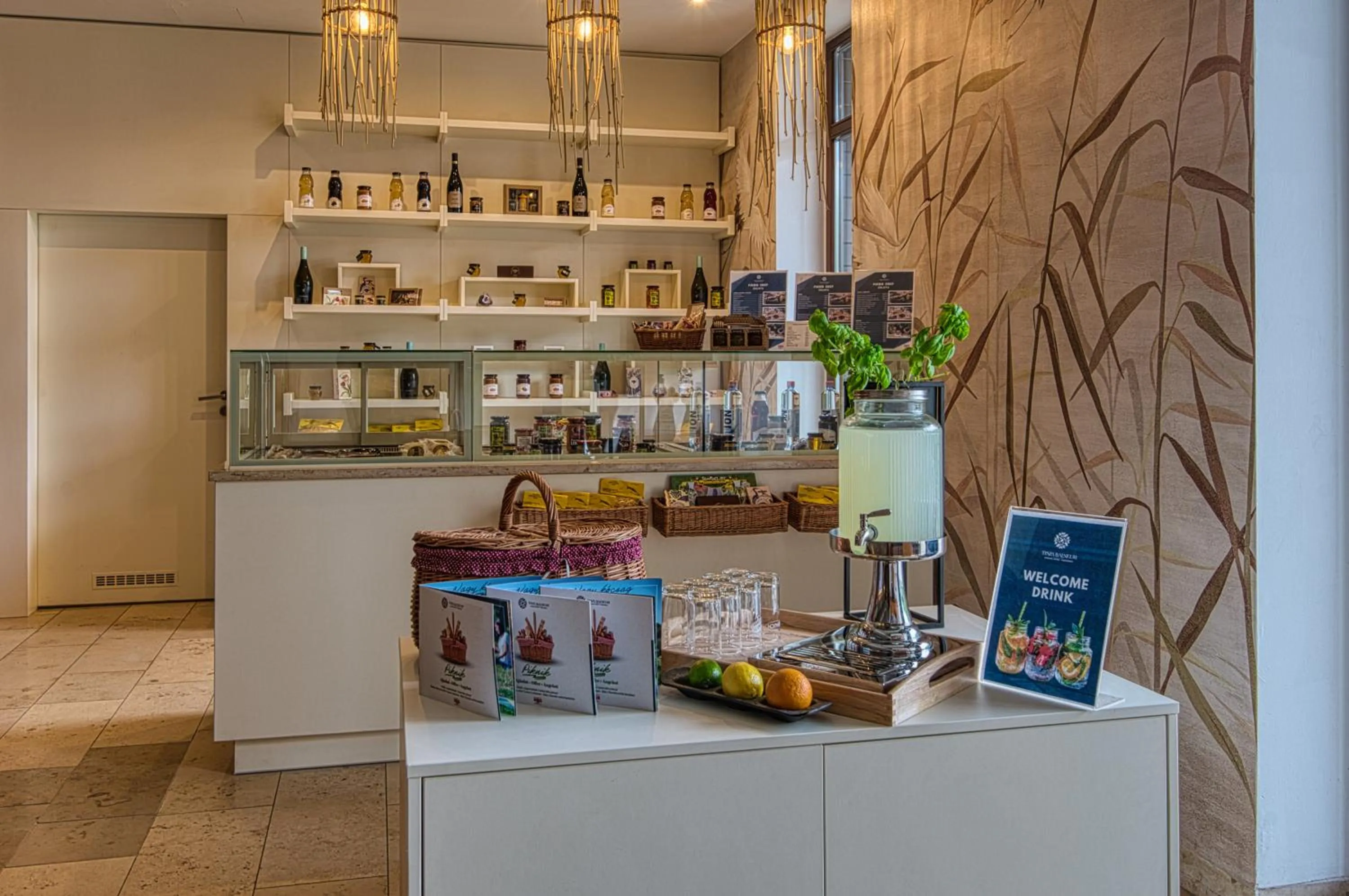 Food and drinks in Tisza Balneum Hotel