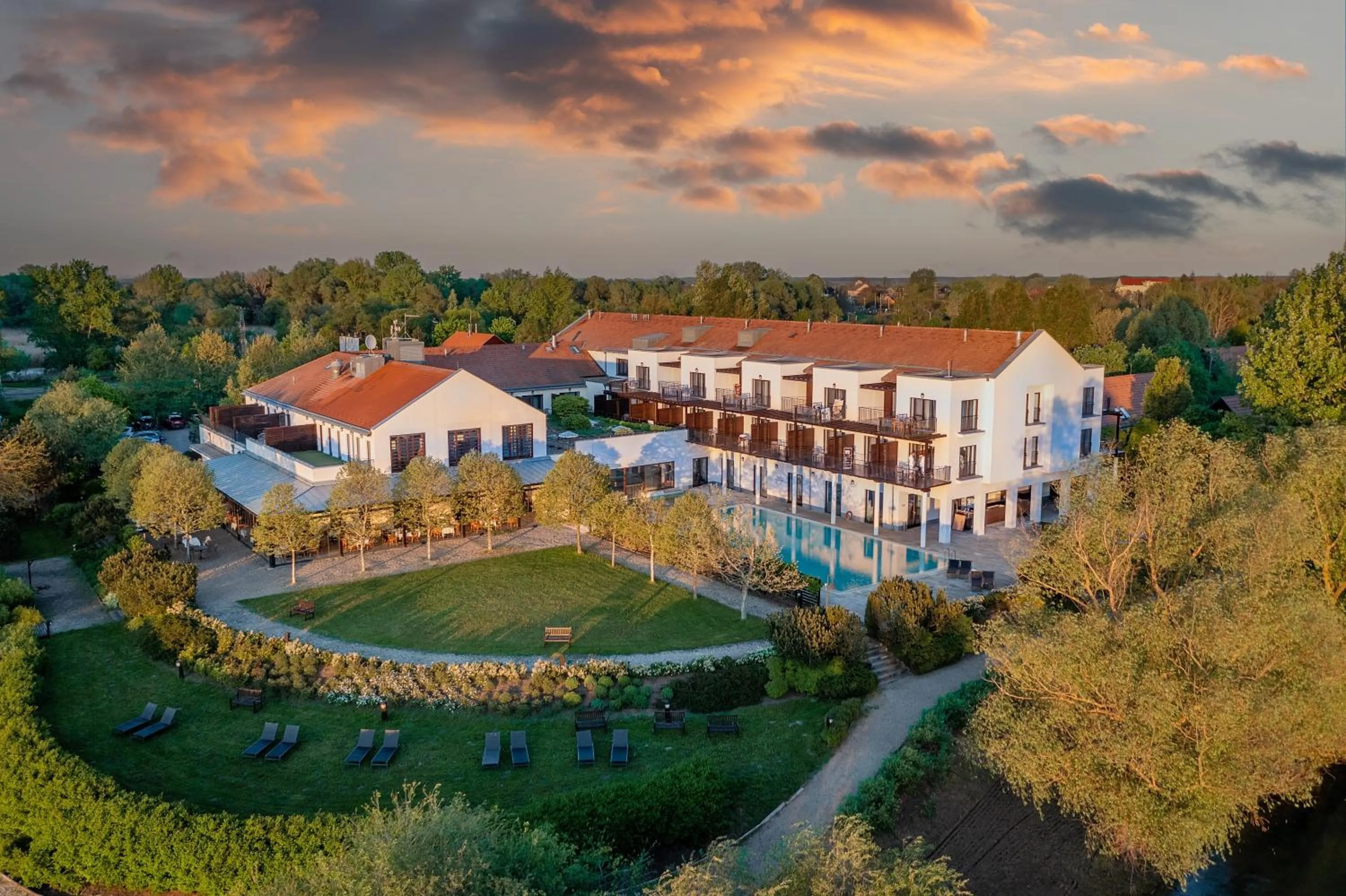 Property building in Tisza Balneum Hotel