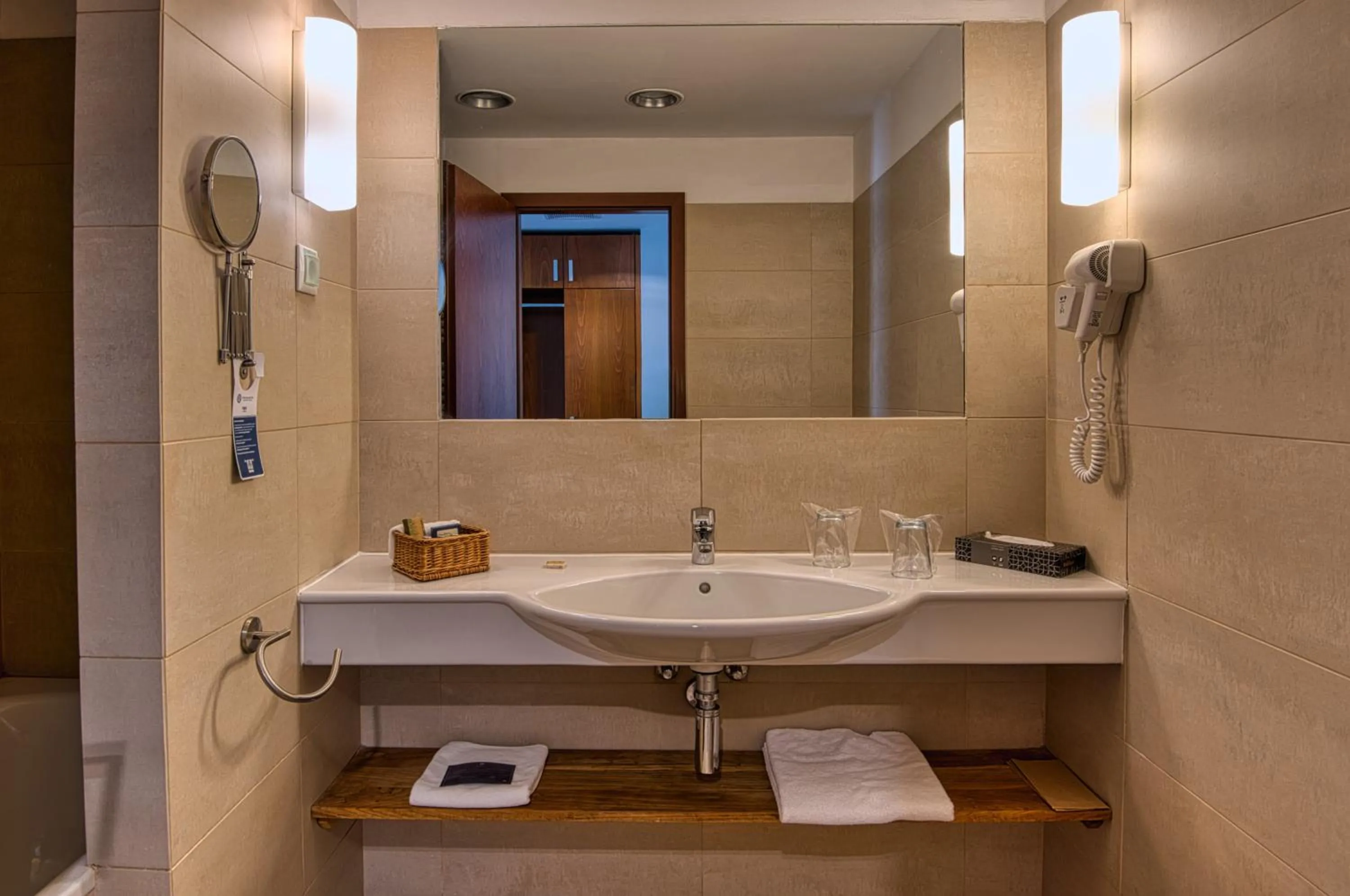 Bathroom in Tisza Balneum Hotel