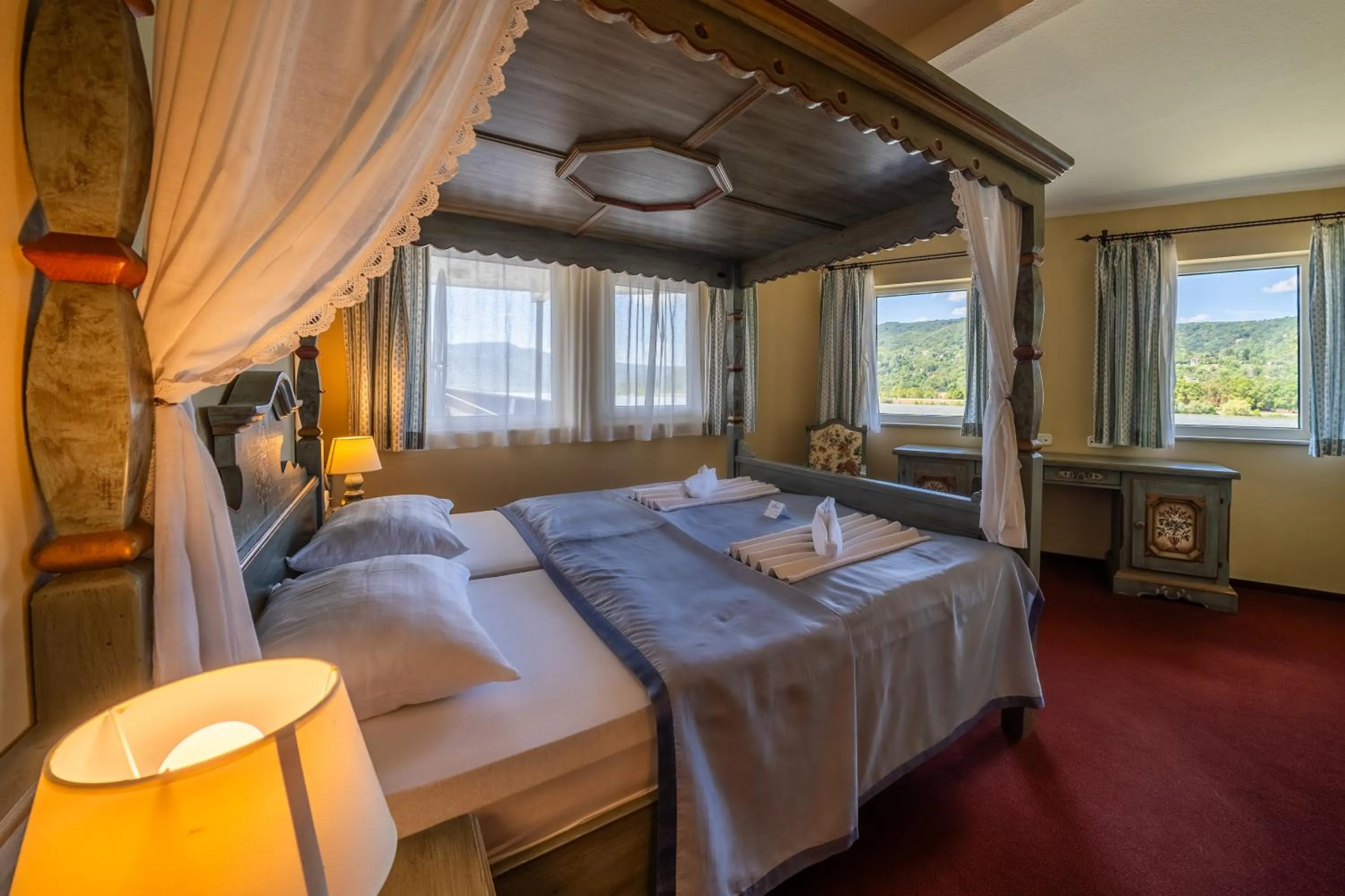 Bedroom, Bed in Aquamarina Hotel Visegrád