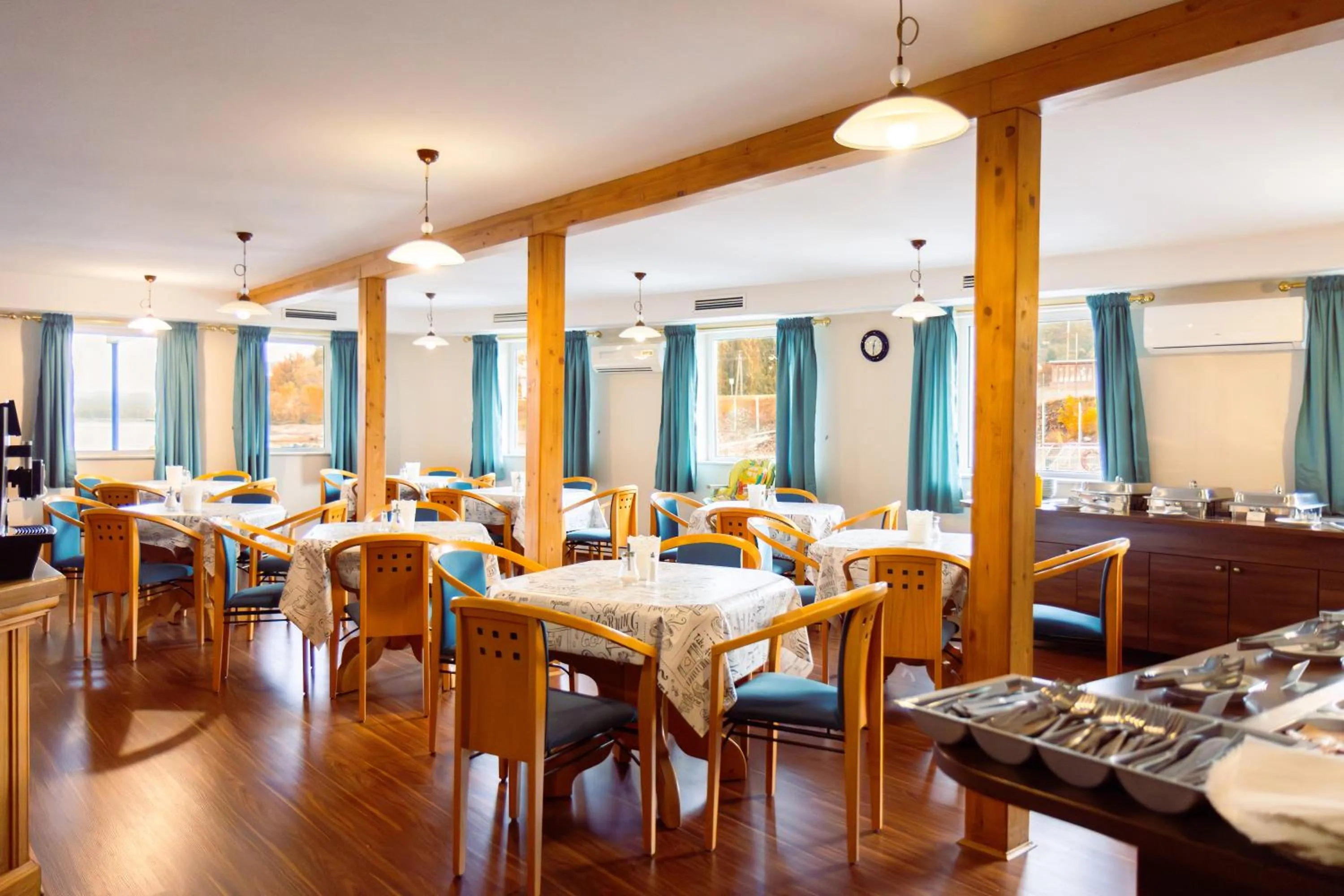 Restaurant/places to eat in Aquamarina Hotel Visegrád