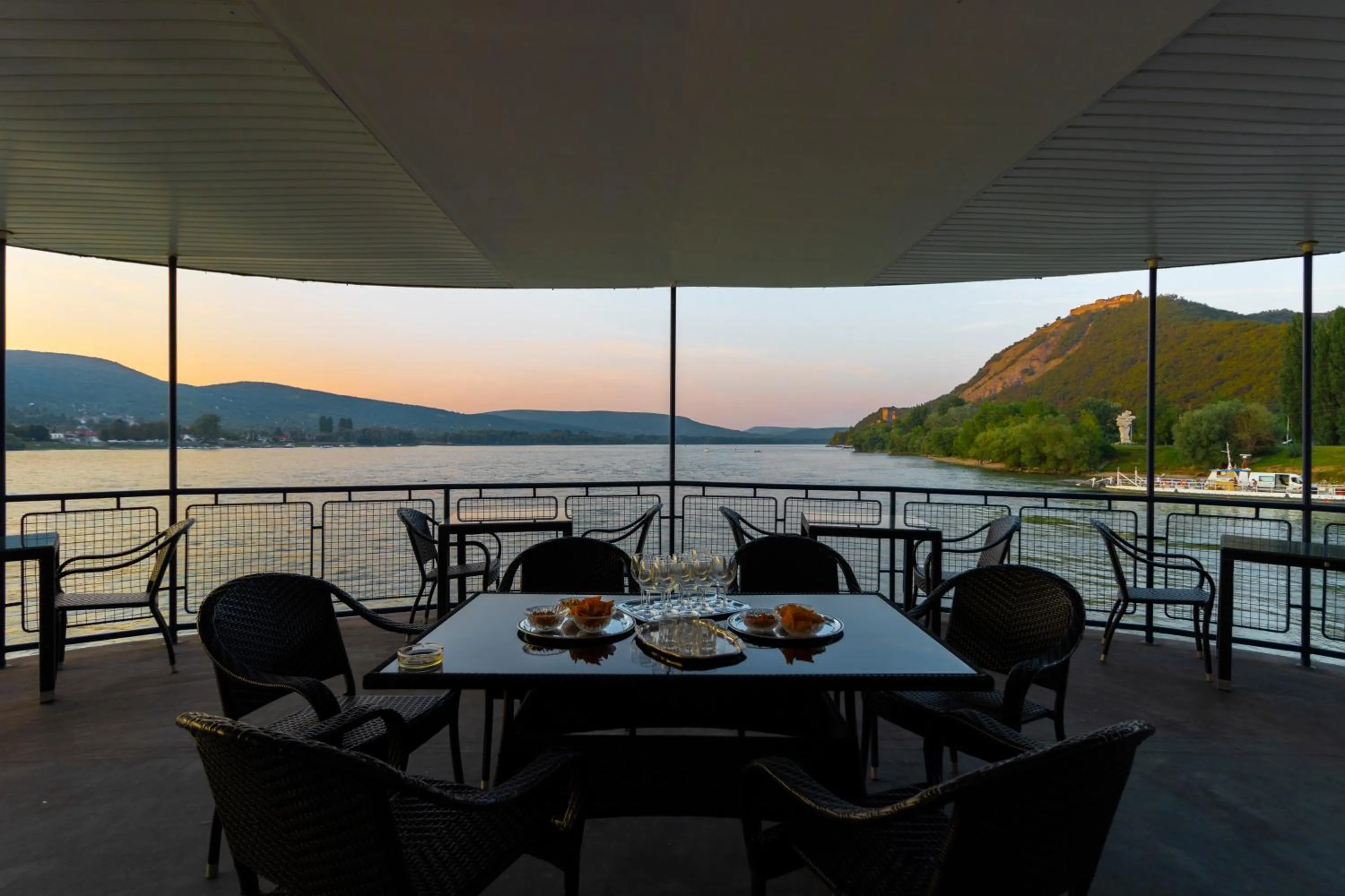 Patio in Aquamarina Hotel Visegrád