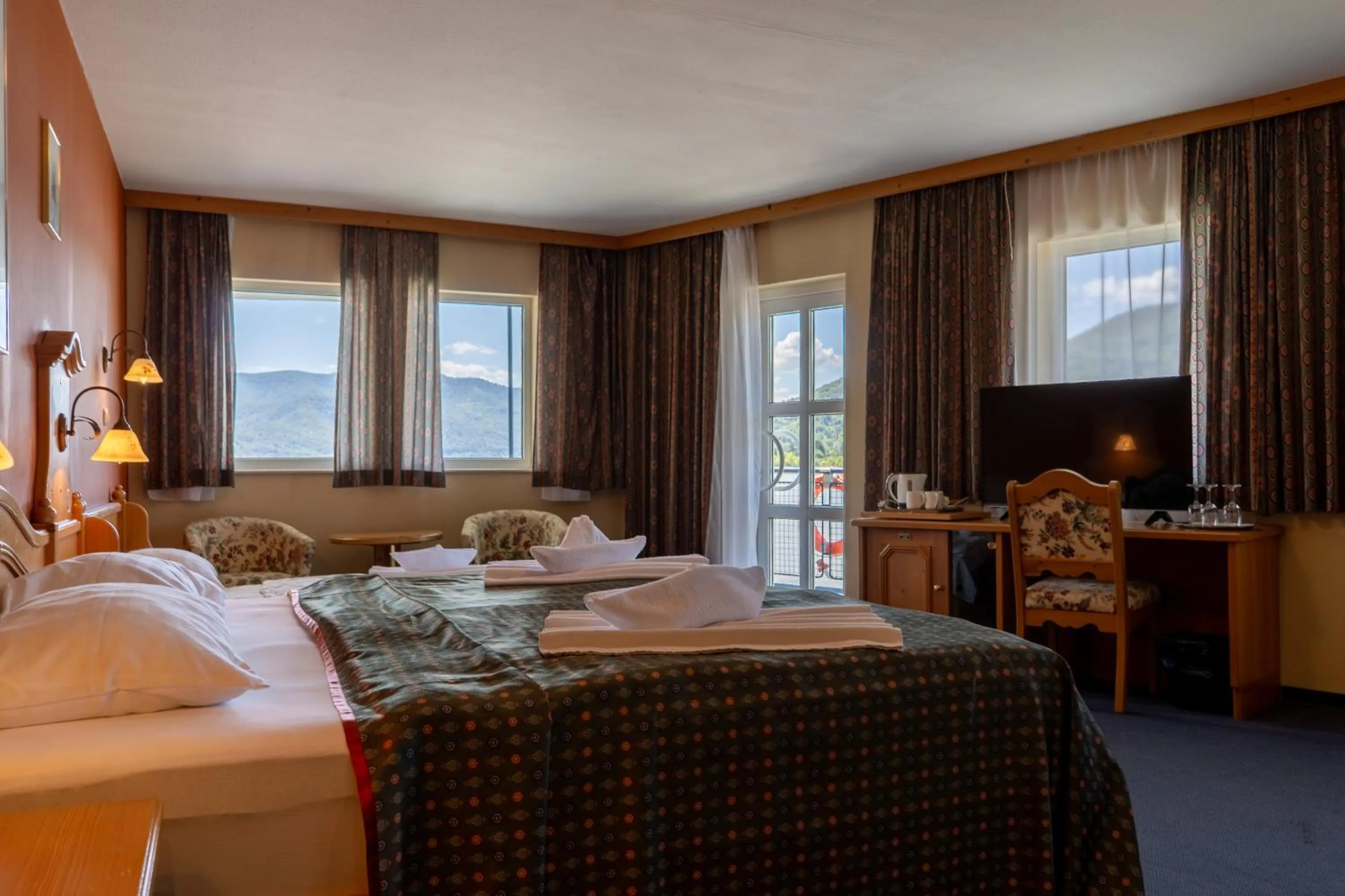 View (from property/room), Bed in Aquamarina Hotel Visegrád